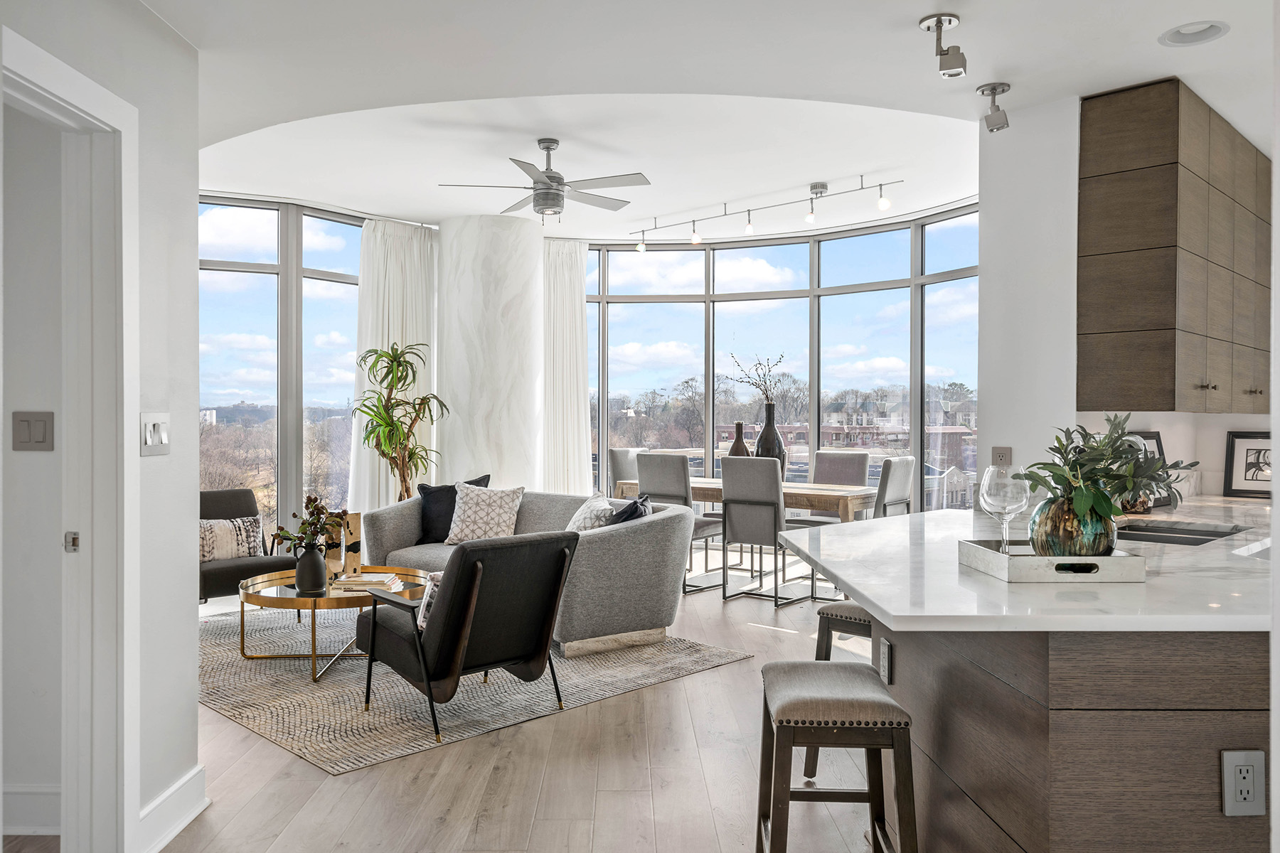 222 12th Street No. 806