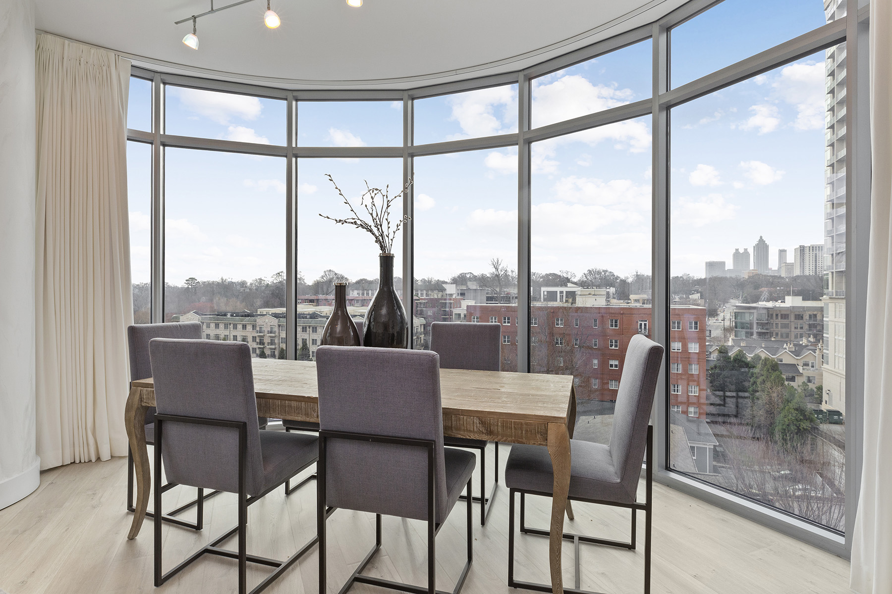 222 12th Street No. 806