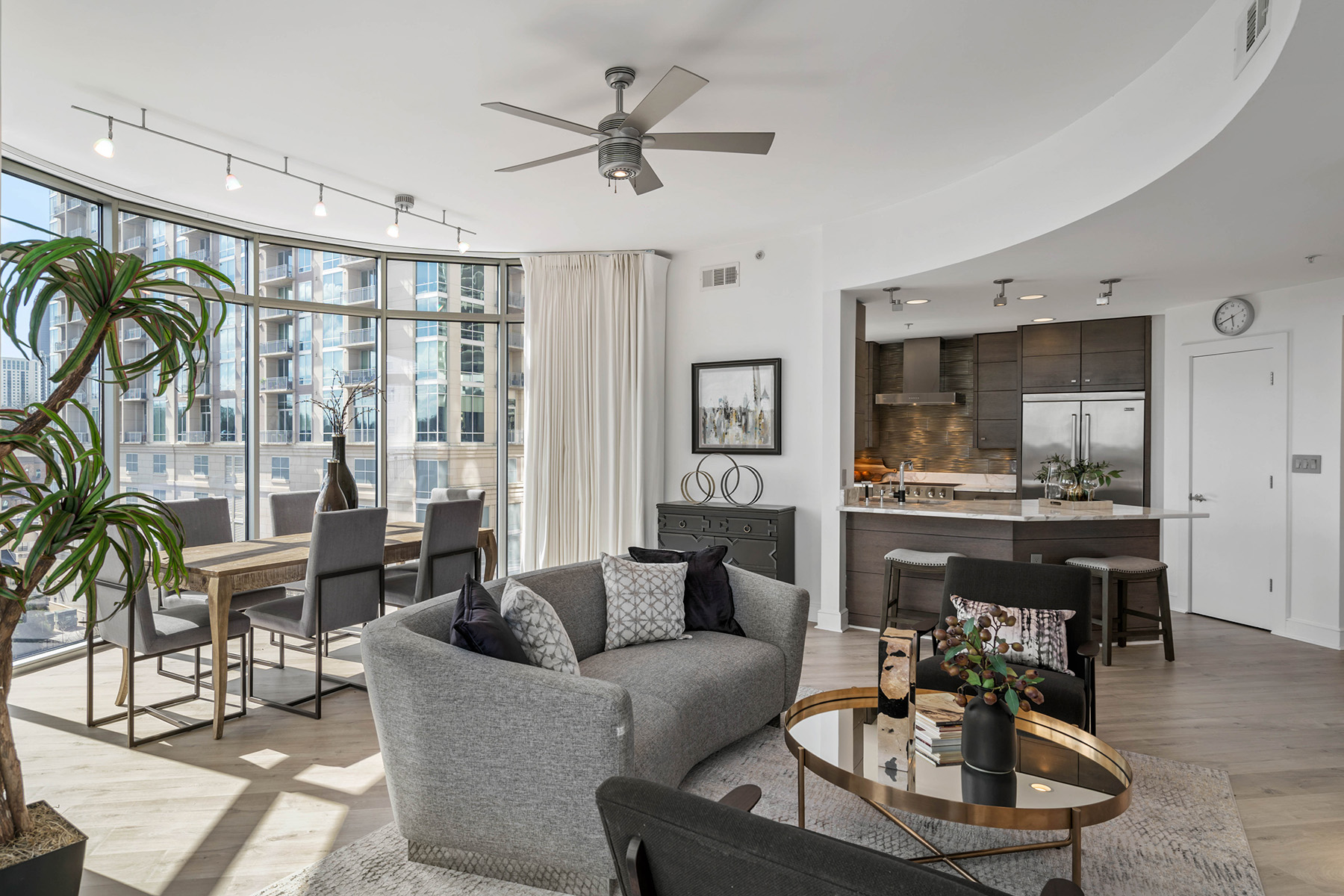 222 12th Street No. 806