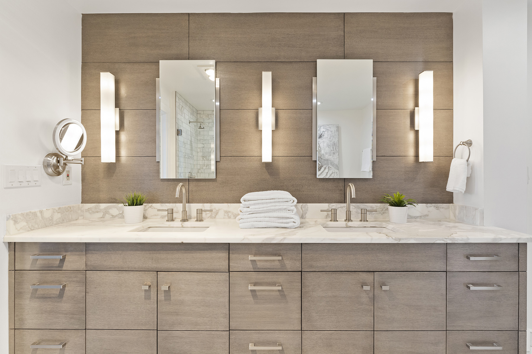 222 12th Street No. 806