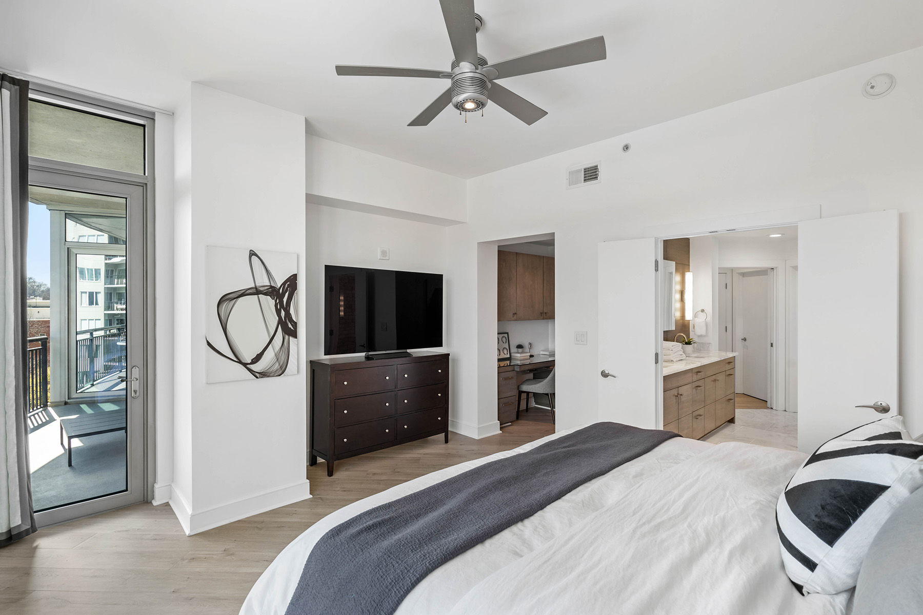 222 12th Street No. 806