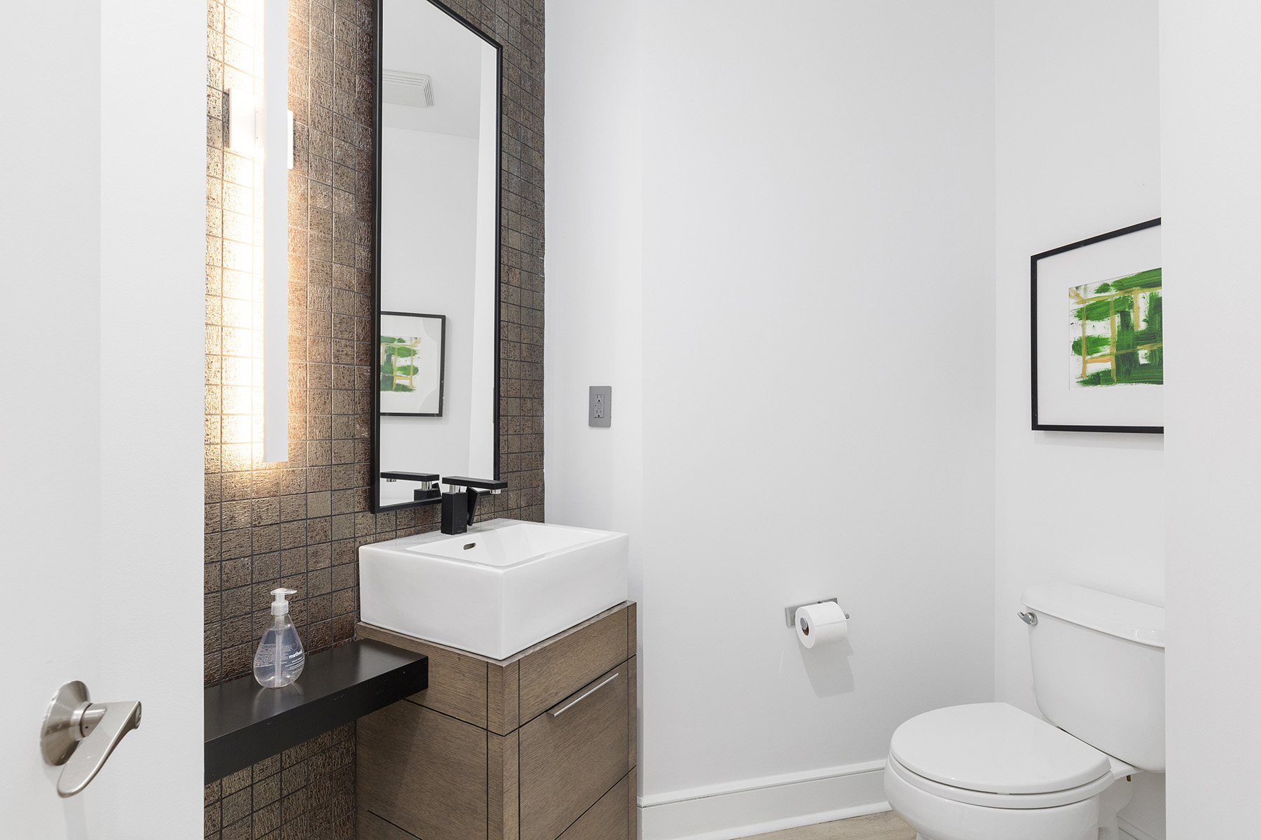 222 12th Street No. 806