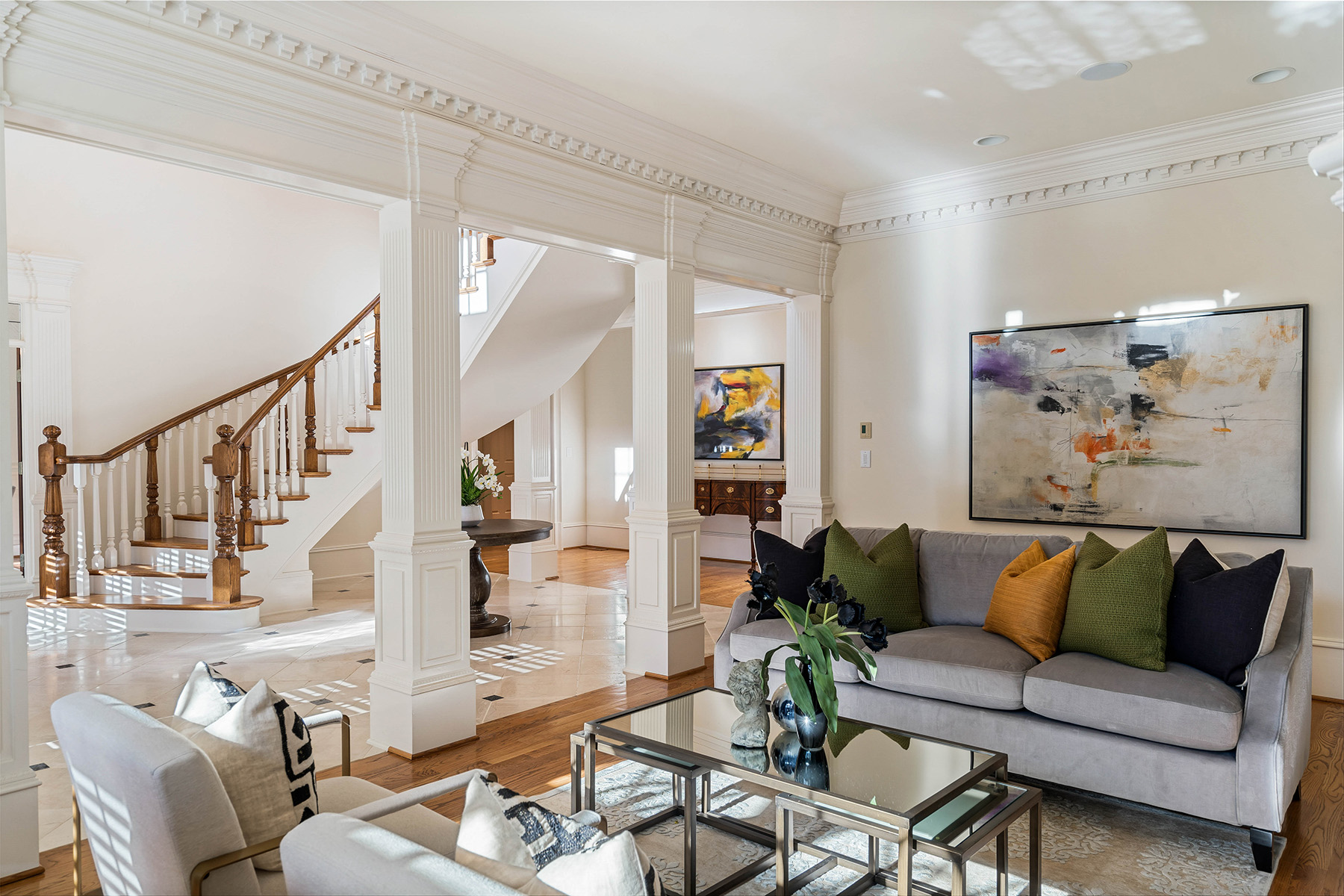 2804 Spreading Oaks Drive