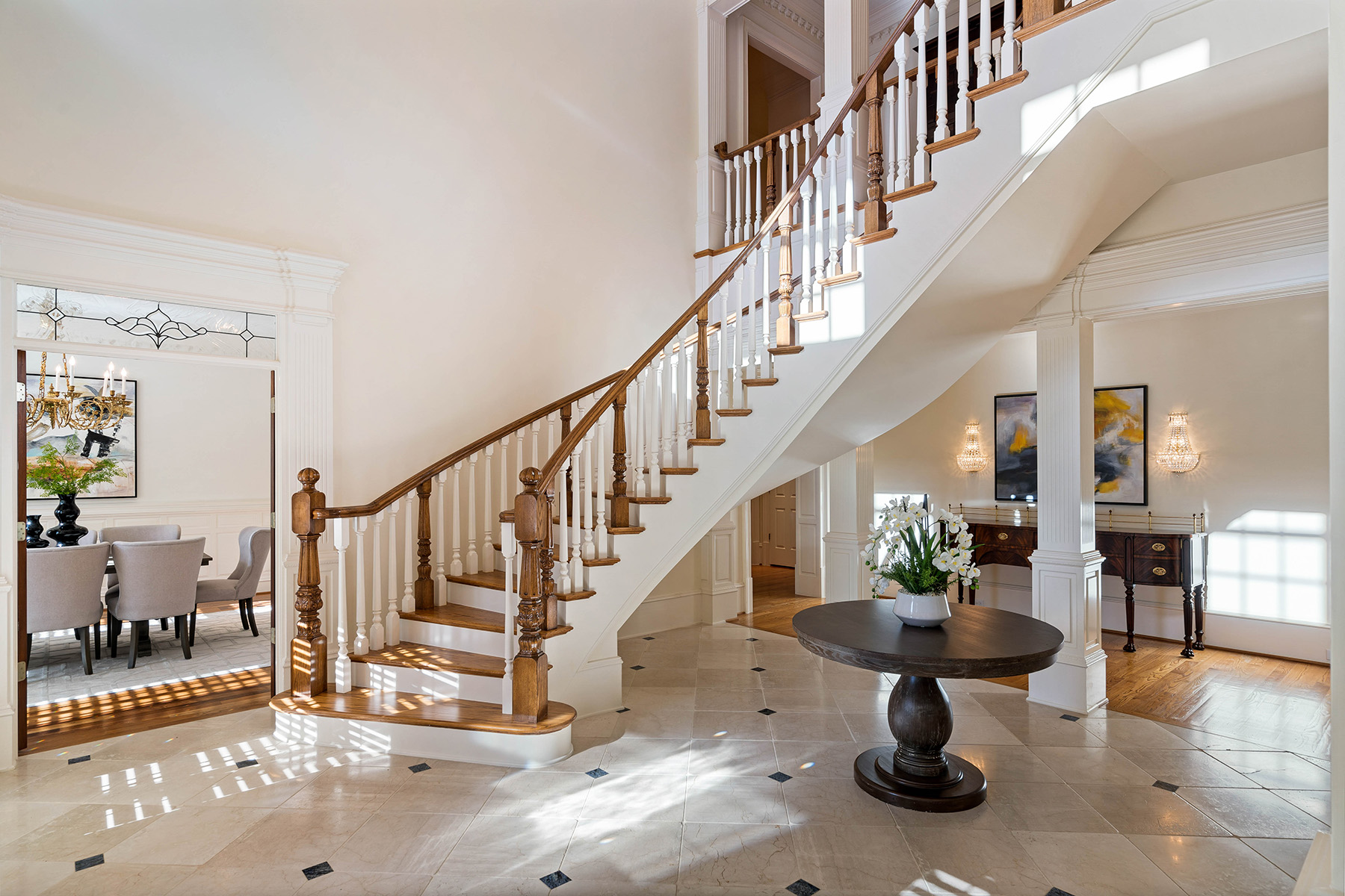 2804 Spreading Oaks Drive