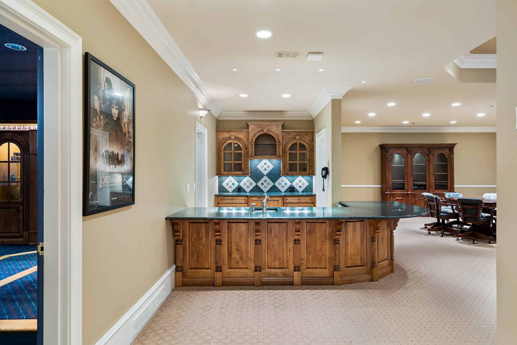 2804 Spreading Oaks Drive