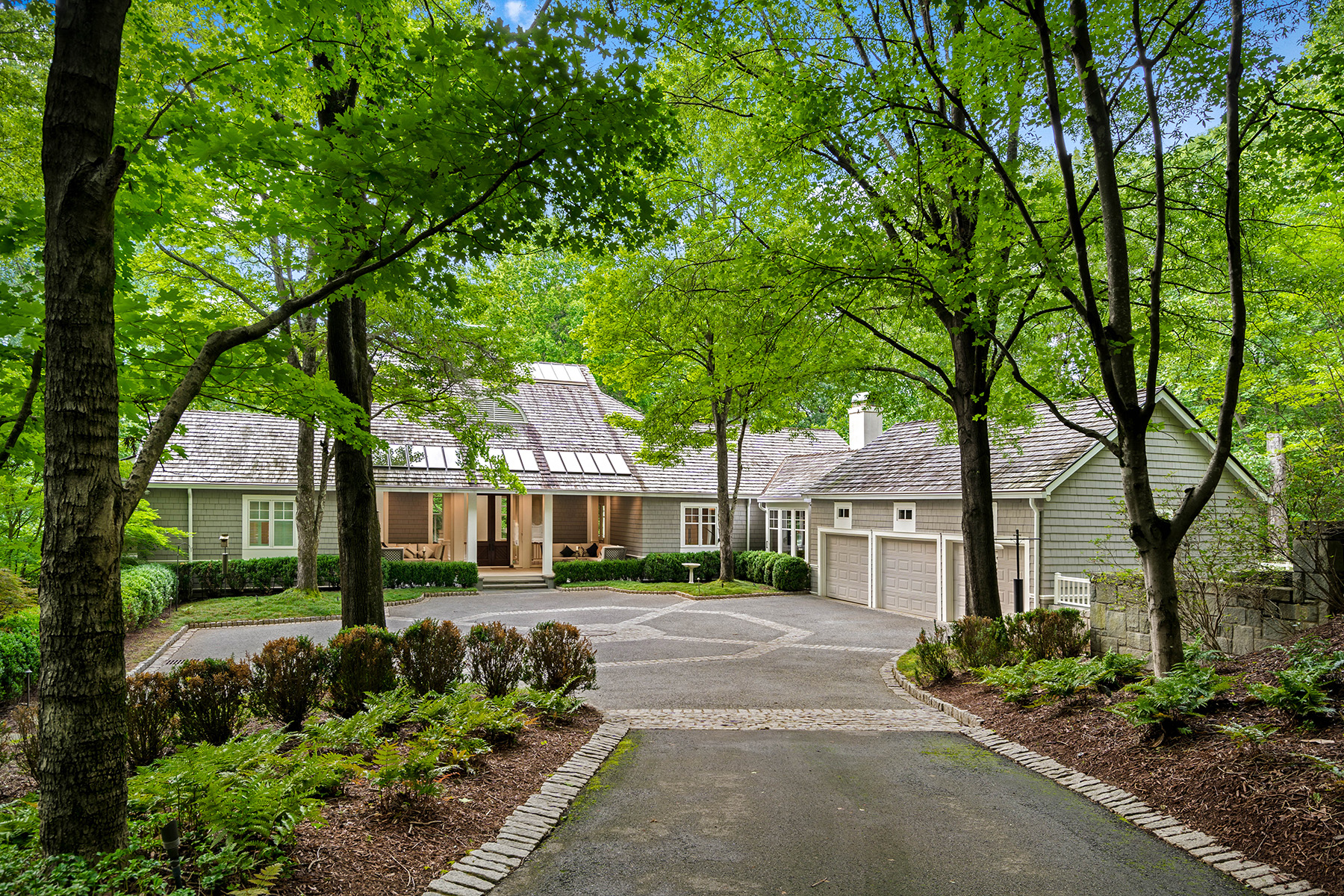 1935 W Paces Ferry Road NW