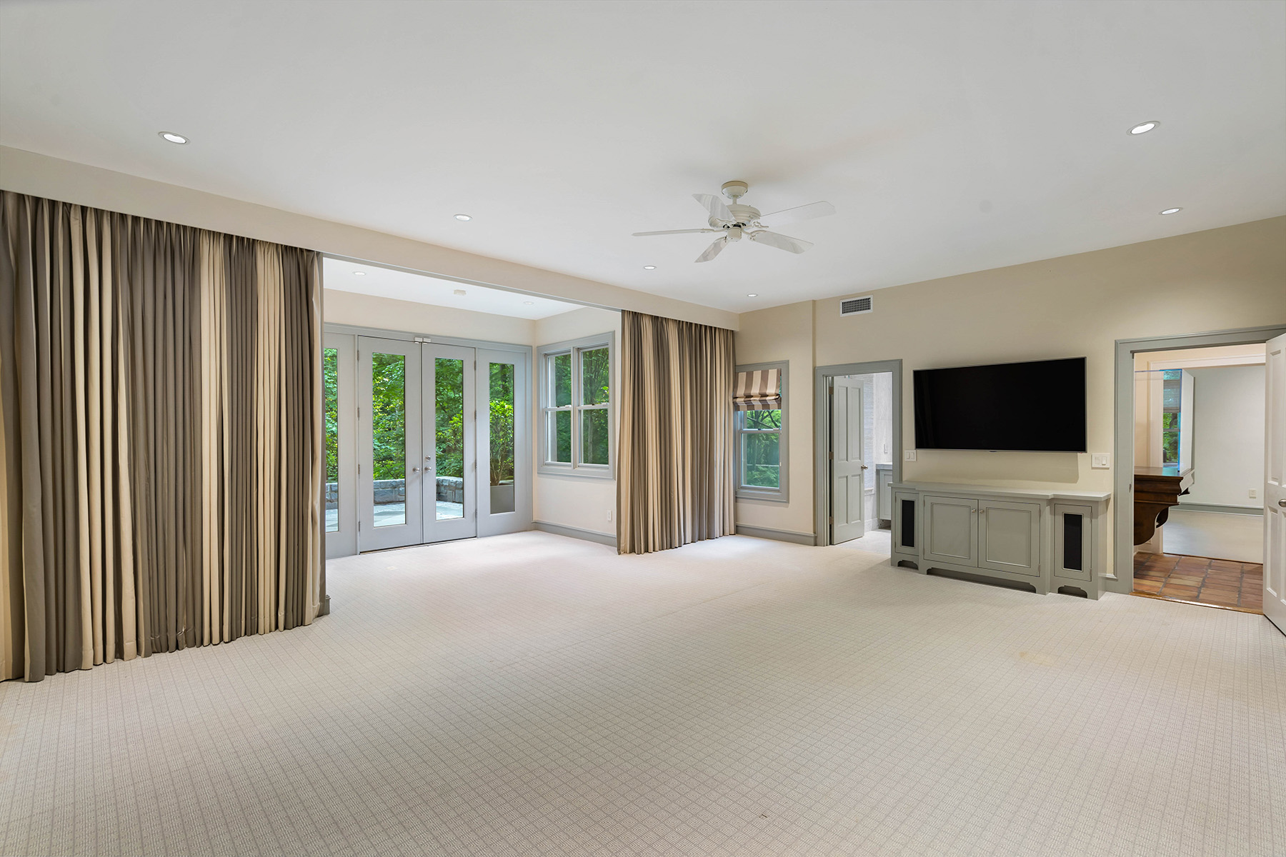 1935 W Paces Ferry Road NW