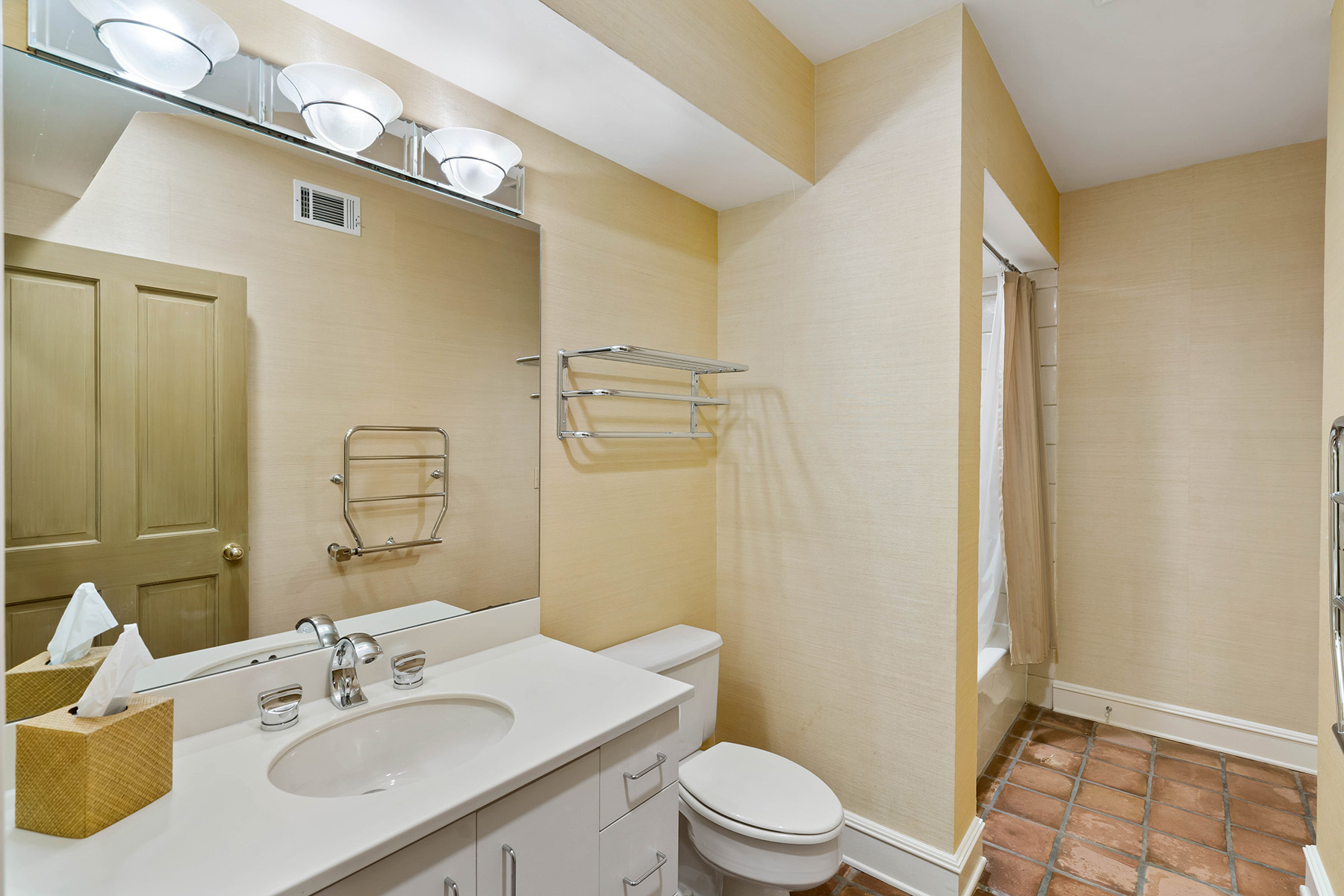 1935 W Paces Ferry Road NW