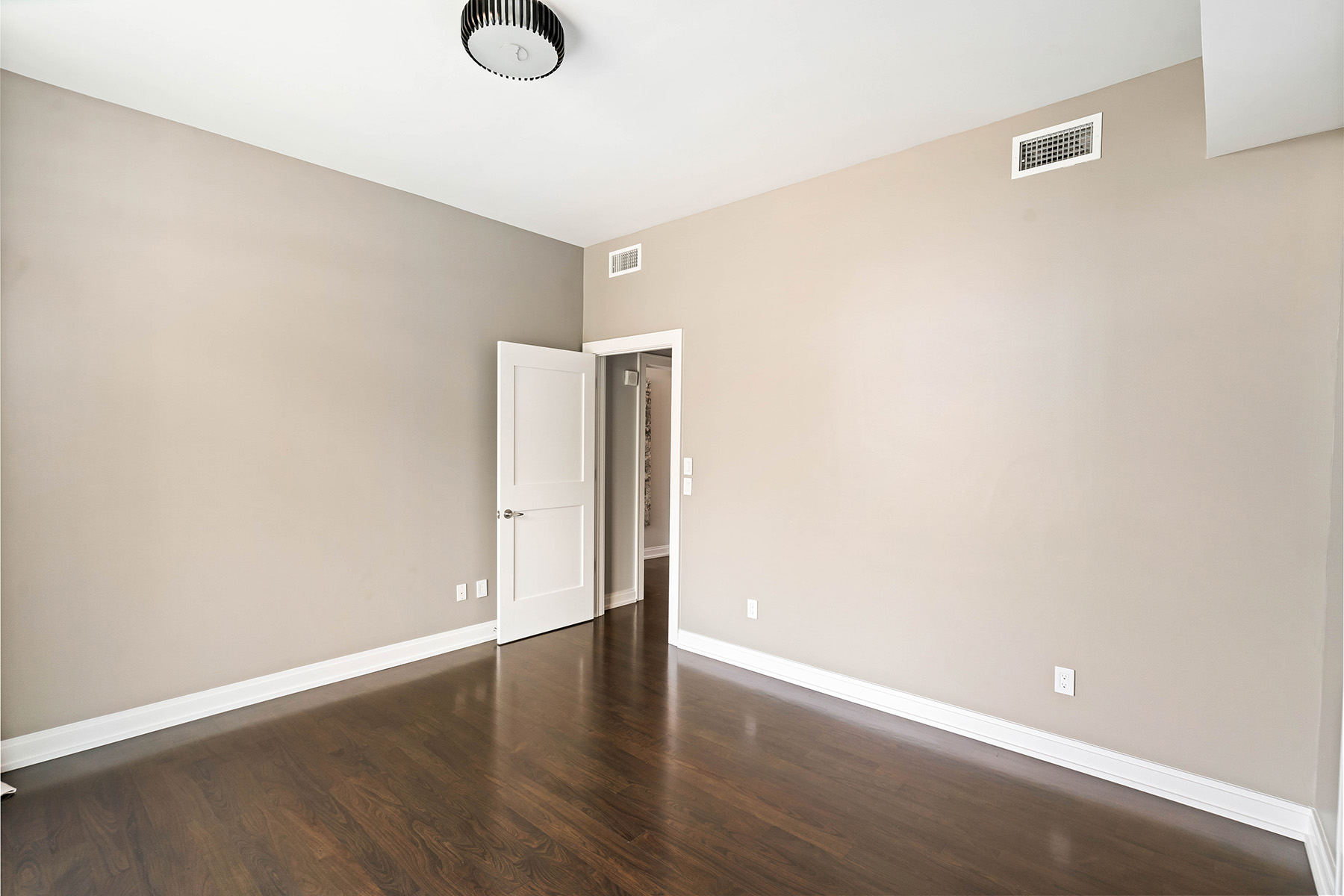 905 Juniper Street No. 414