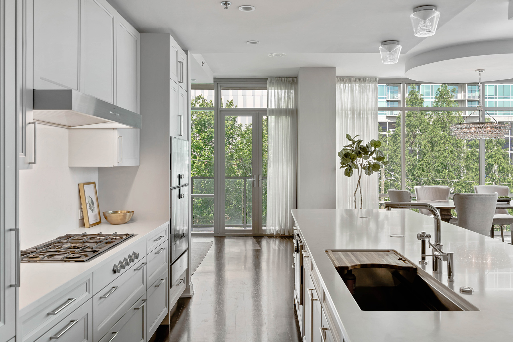 905 Juniper Street No. 414