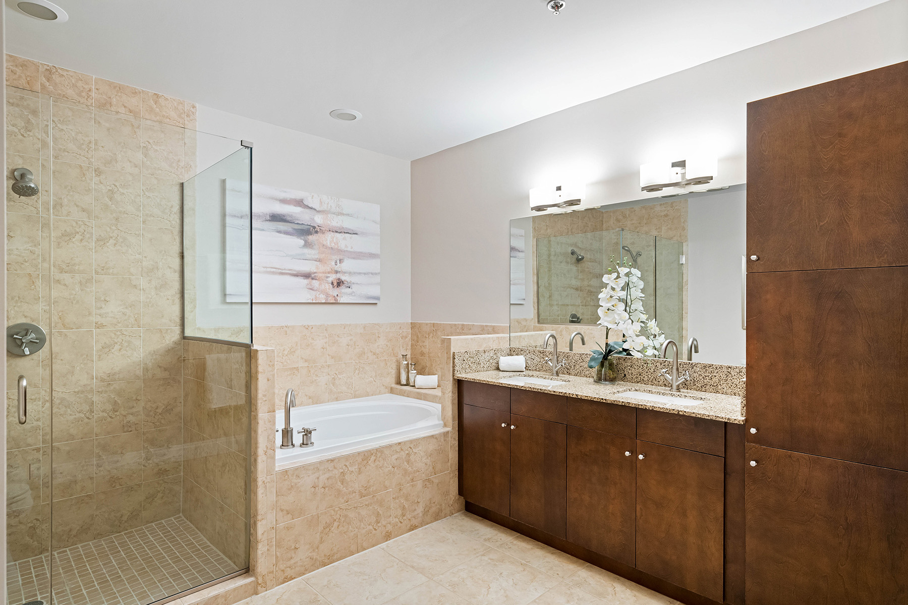 905 Juniper Street No. 414