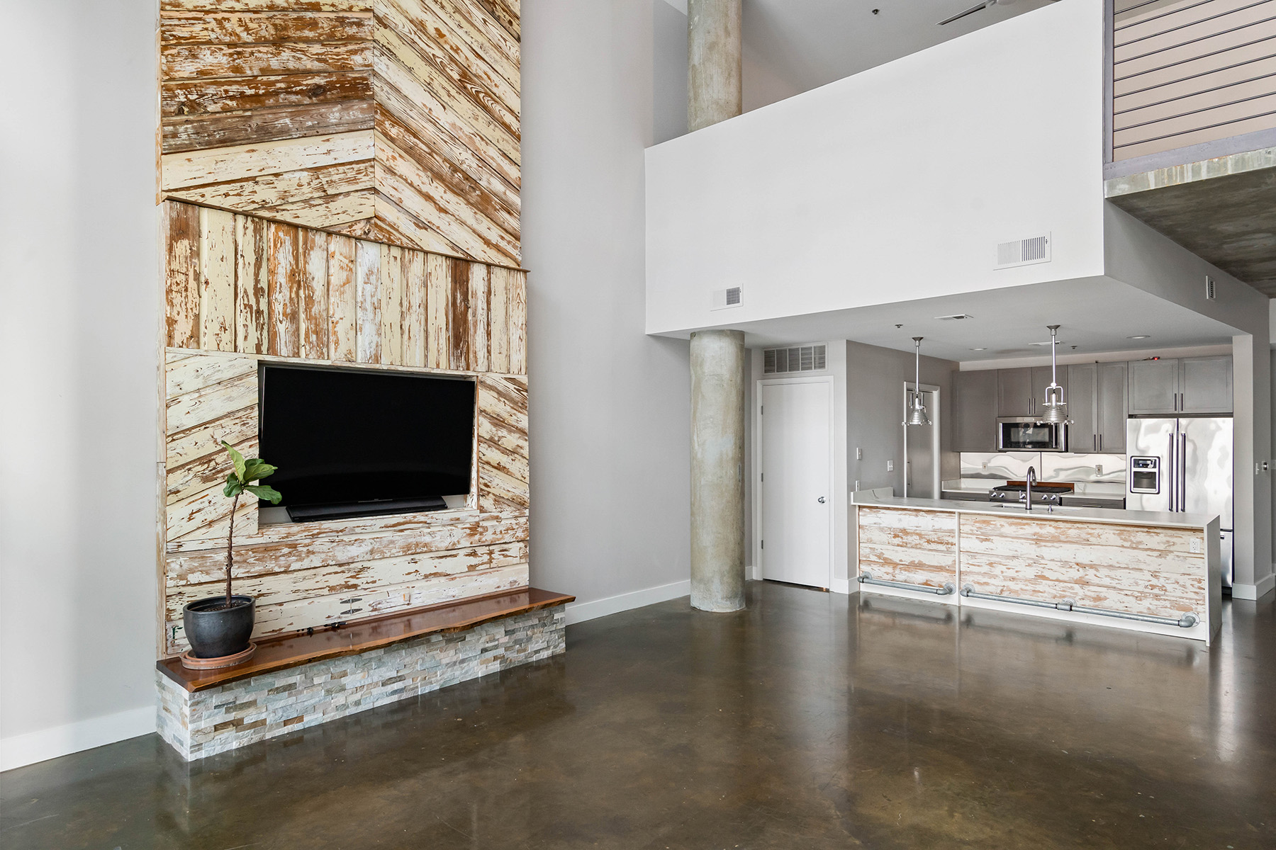 845 Spring Street No. 307