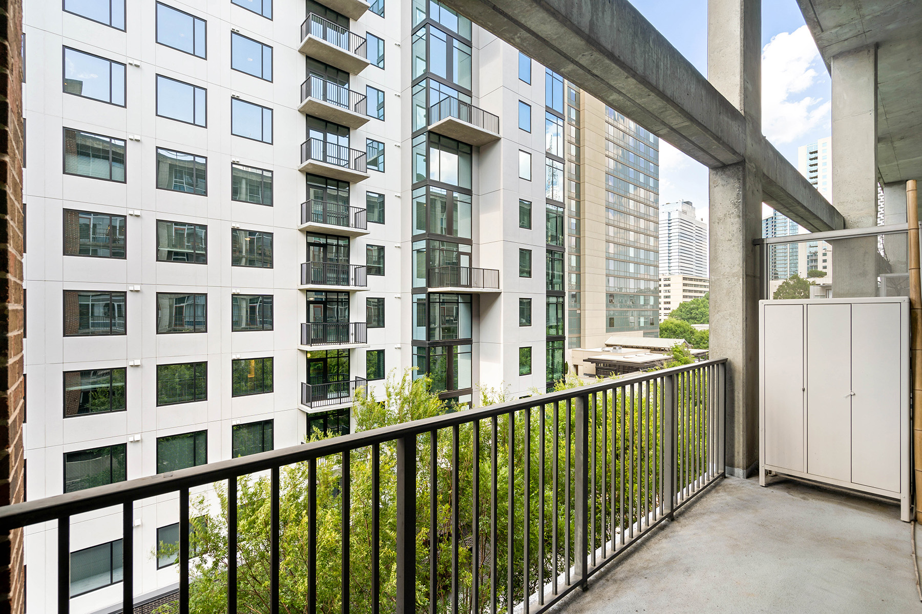 845 Spring Street No. 307