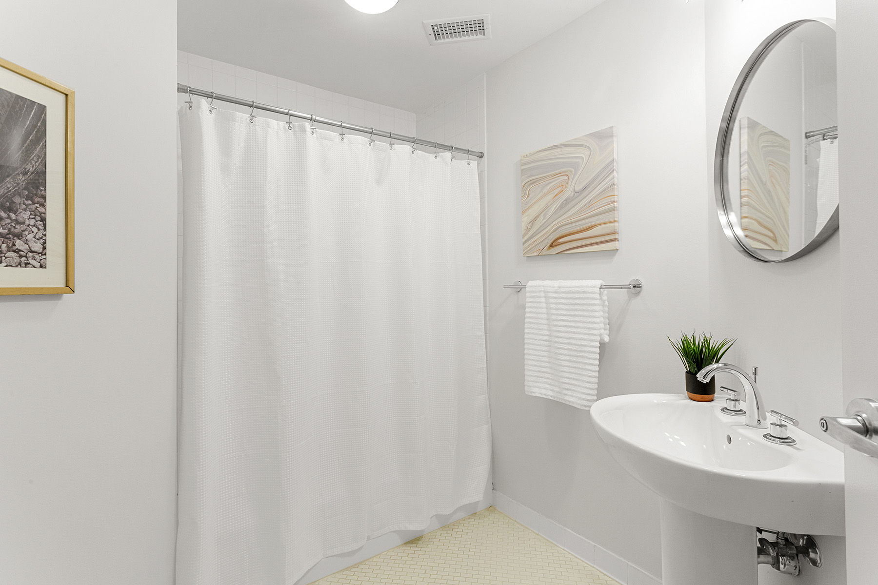 3180 Mathieson Drive No. 505