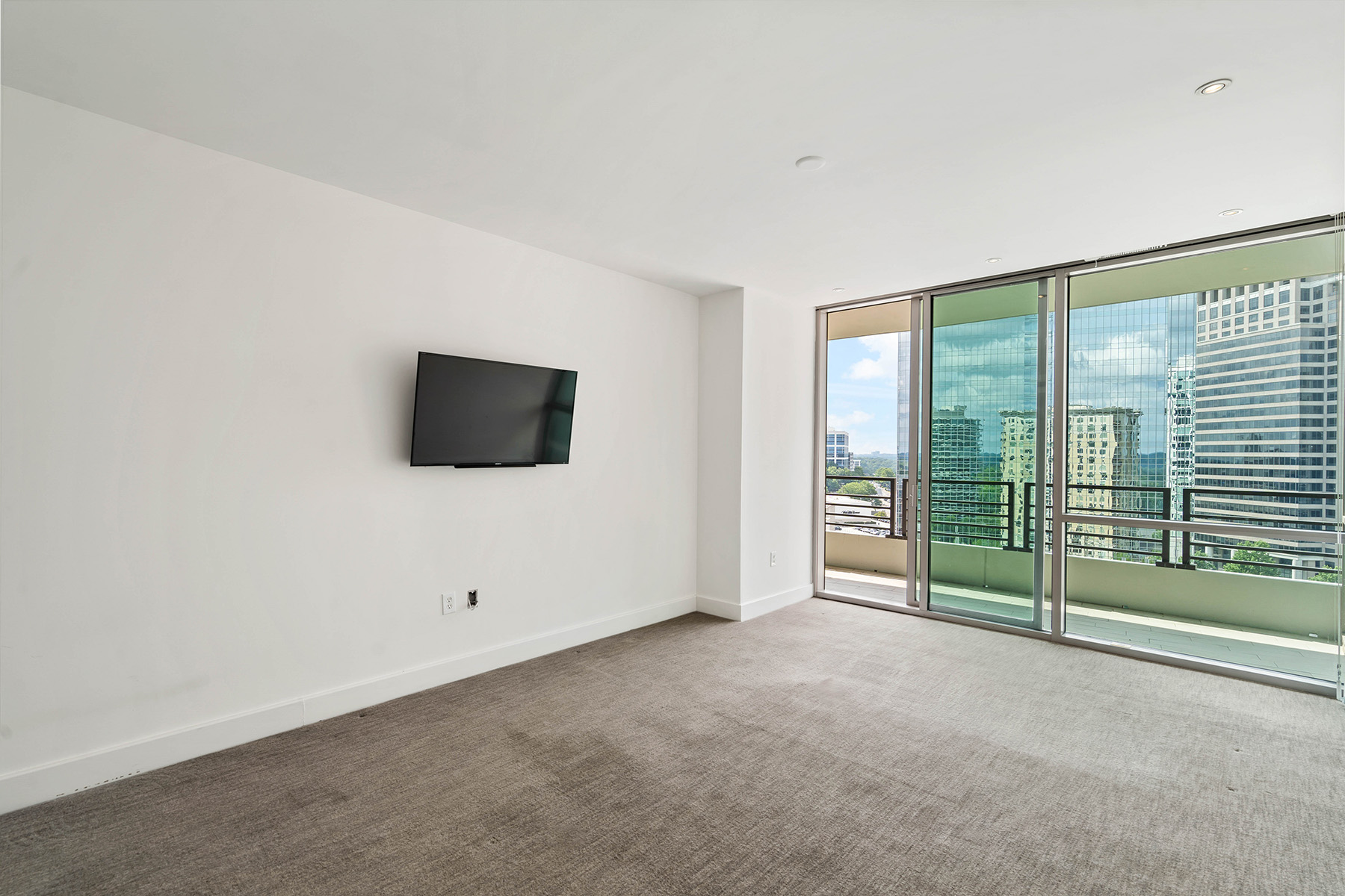 700 Park Regency Place No. 2004