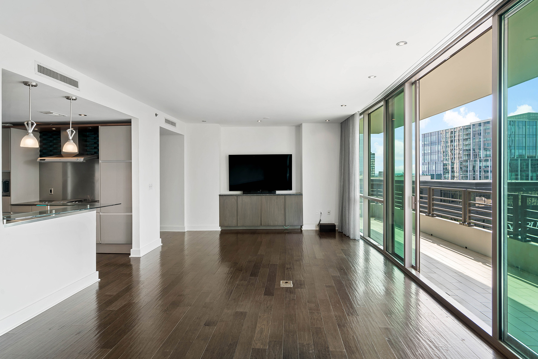 700 Park Regency Place No. 2004