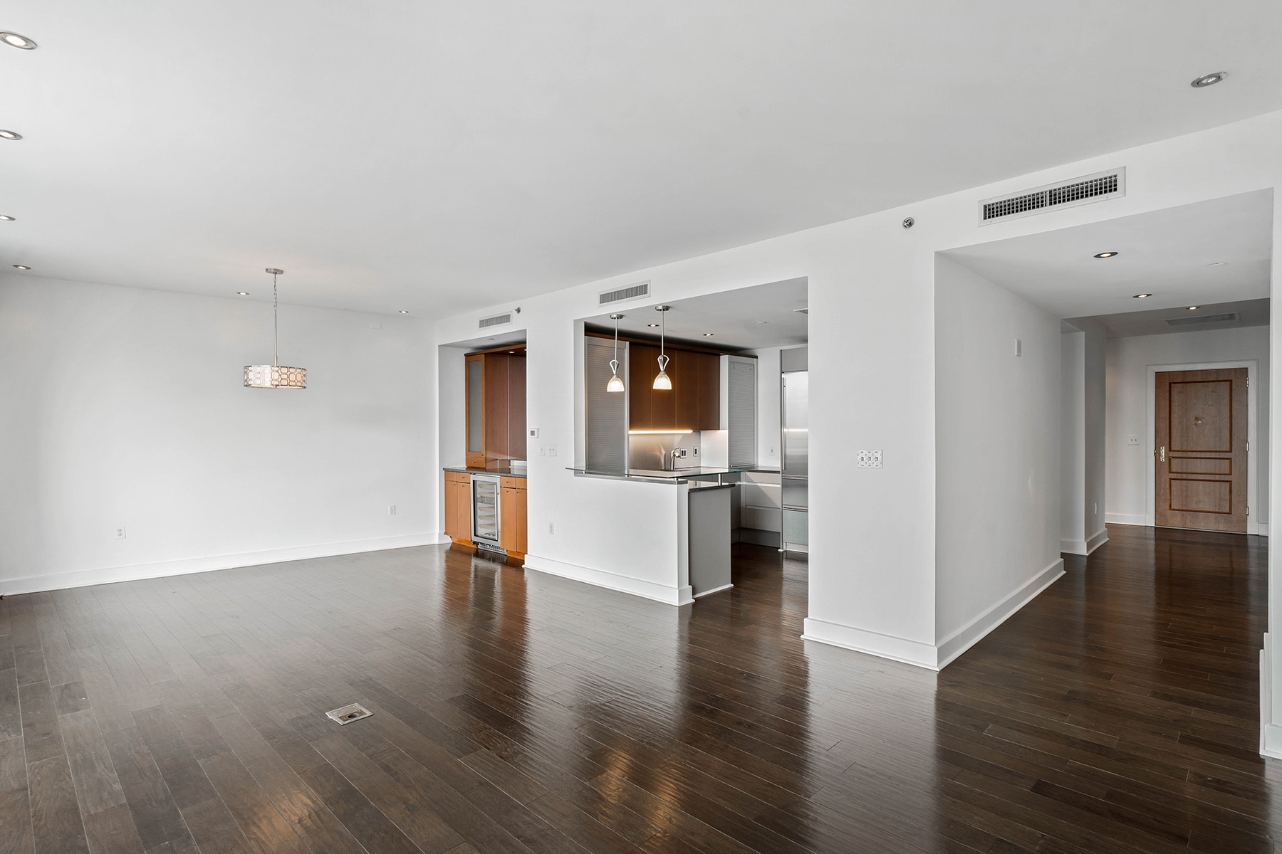 700 Park Regency Place No. 2004