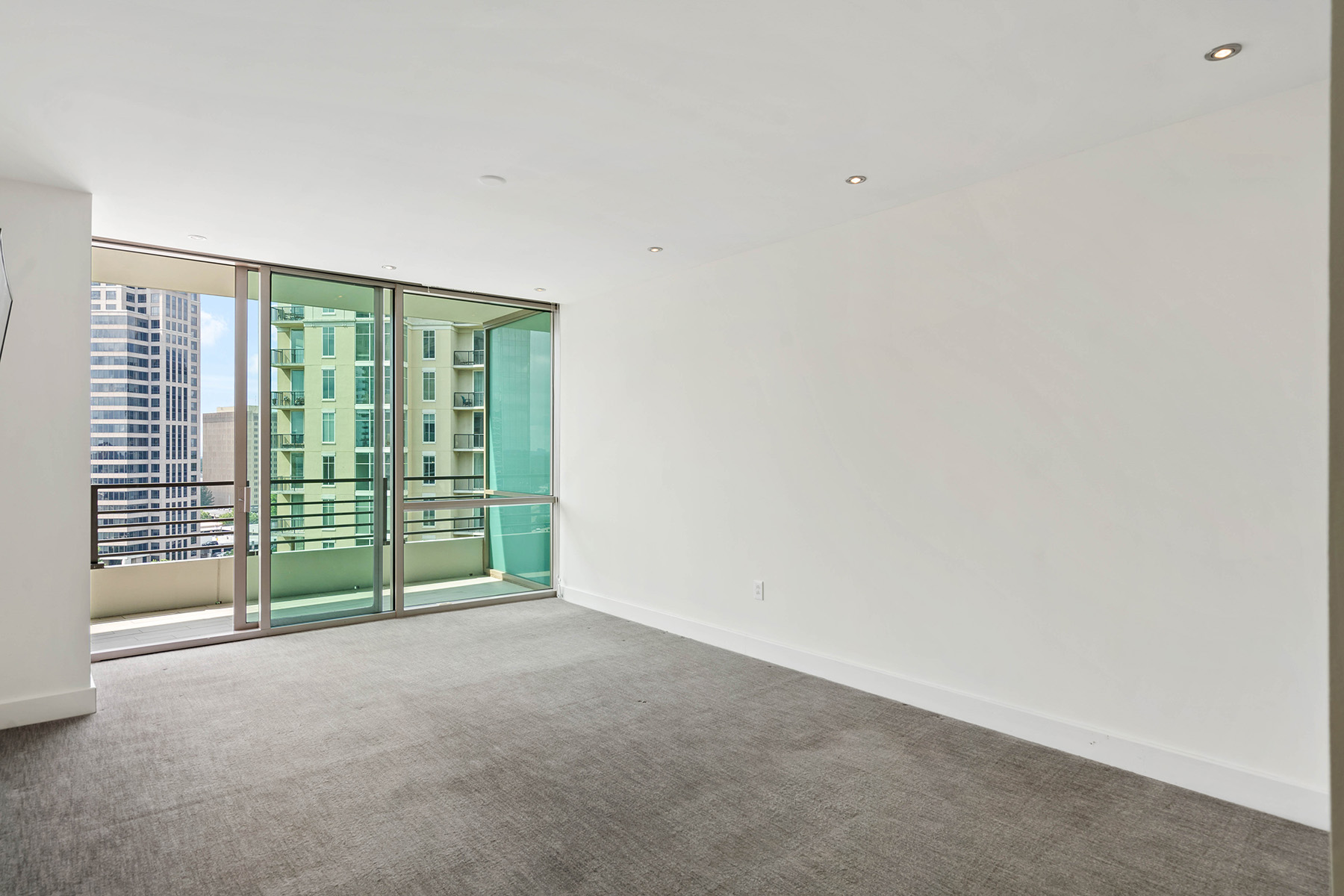 700 Park Regency Place No. 2004