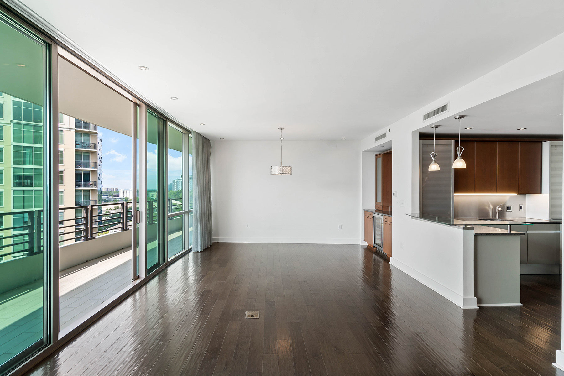 700 Park Regency Place No. 2004