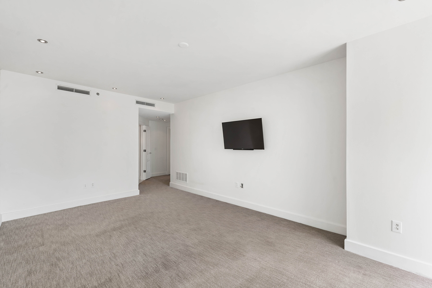700 Park Regency Place No. 2004