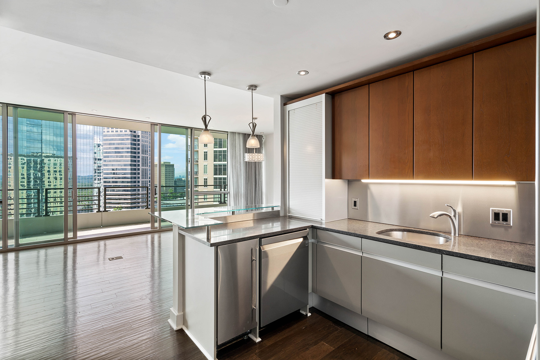 700 Park Regency Place No. 2004