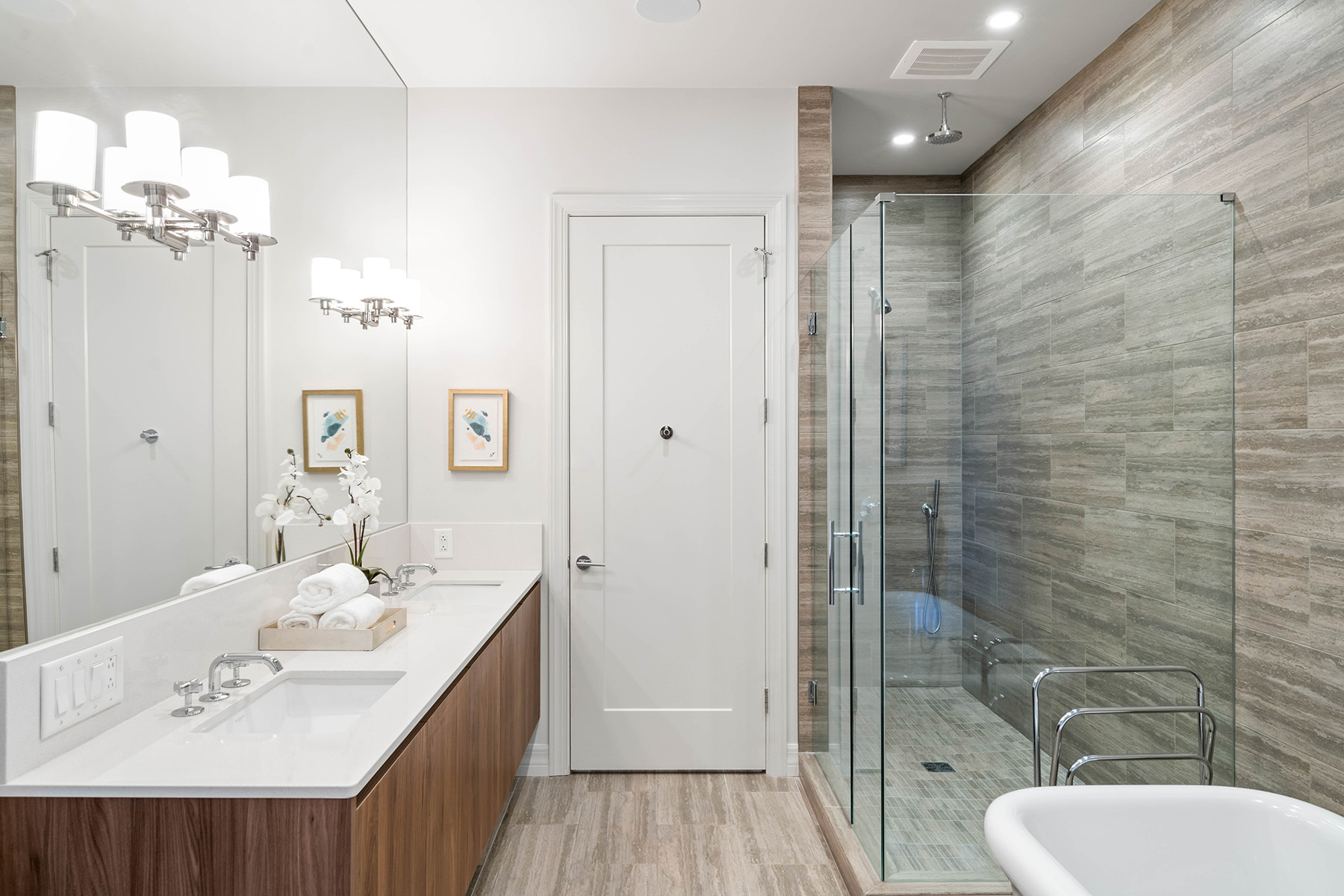 867 Peachtree Street No. 902