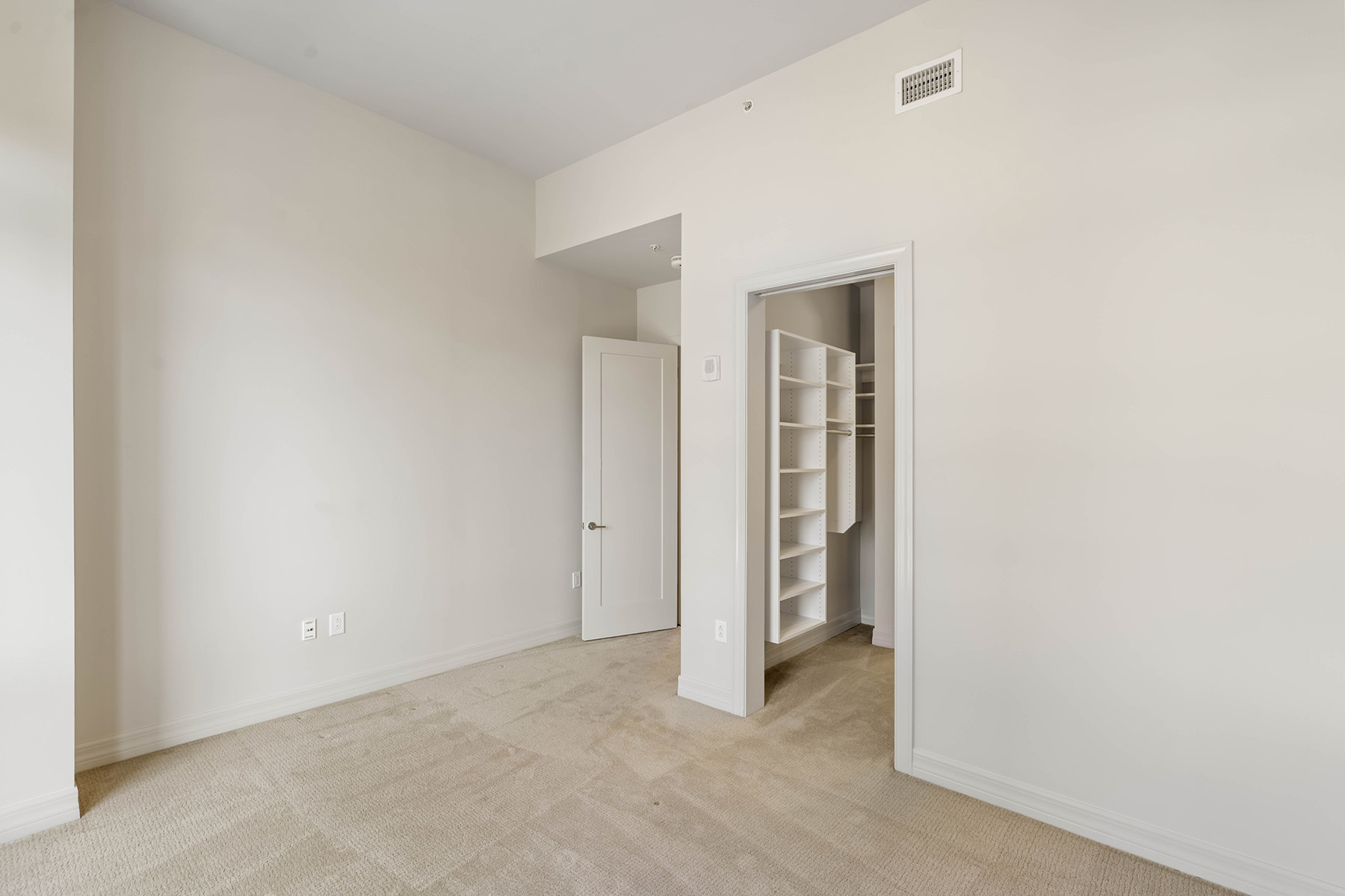 867 Peachtree Street No. 902