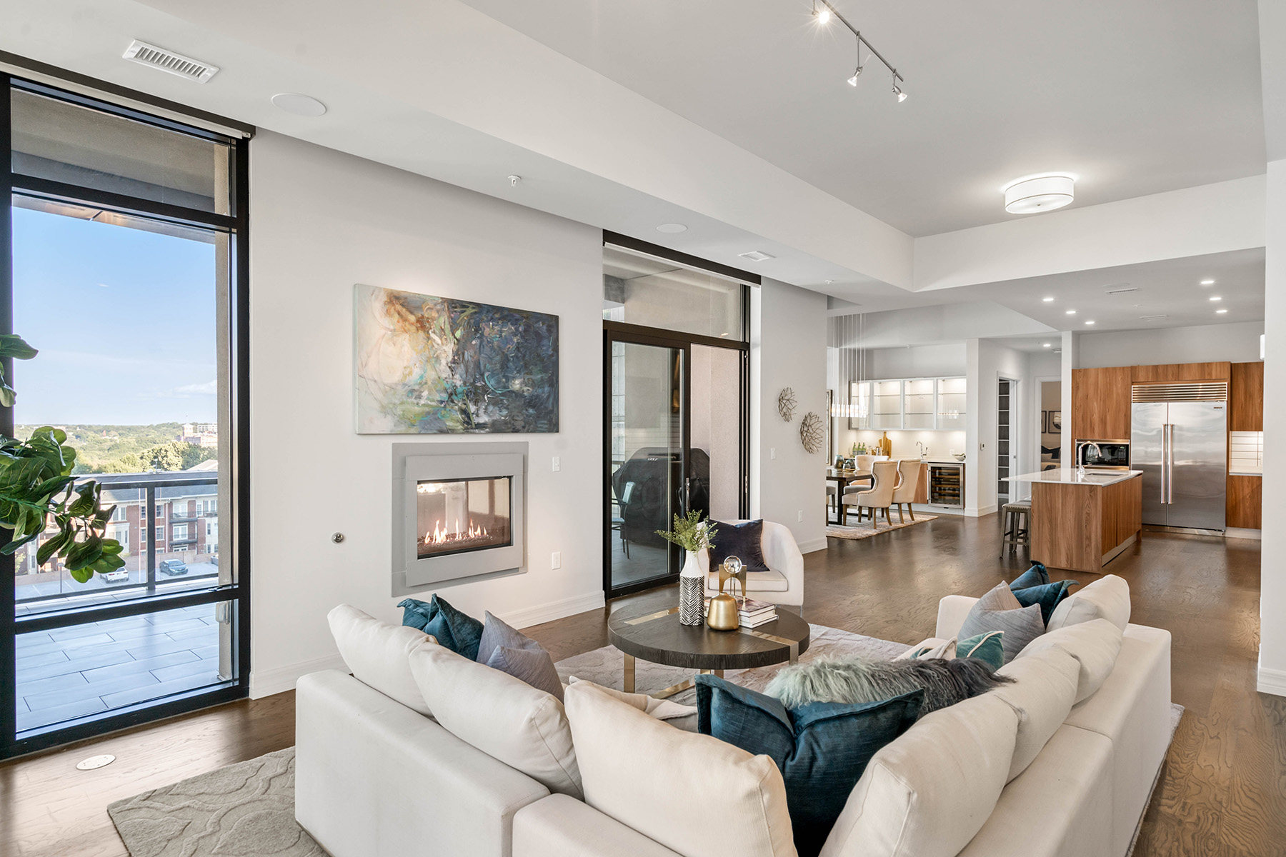 867 Peachtree Street No. 902