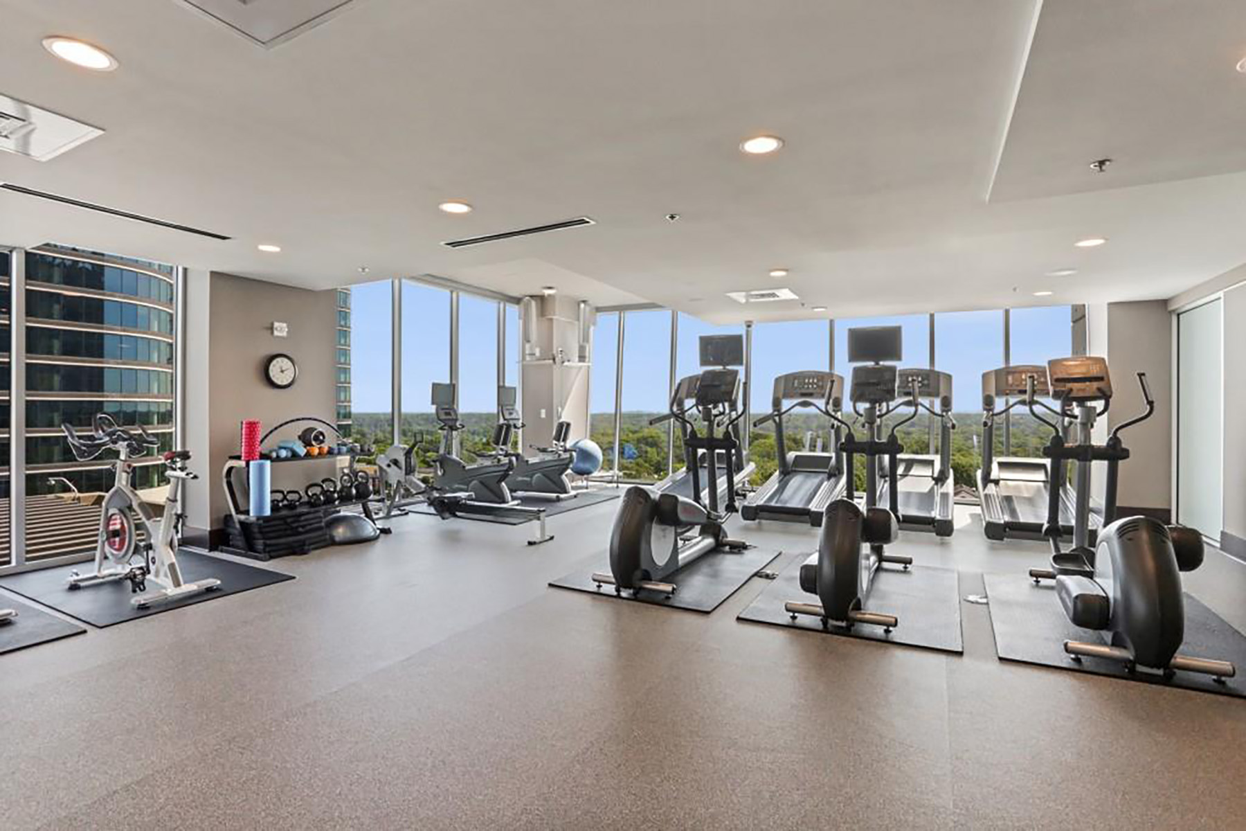 867 Peachtree Street No. 902