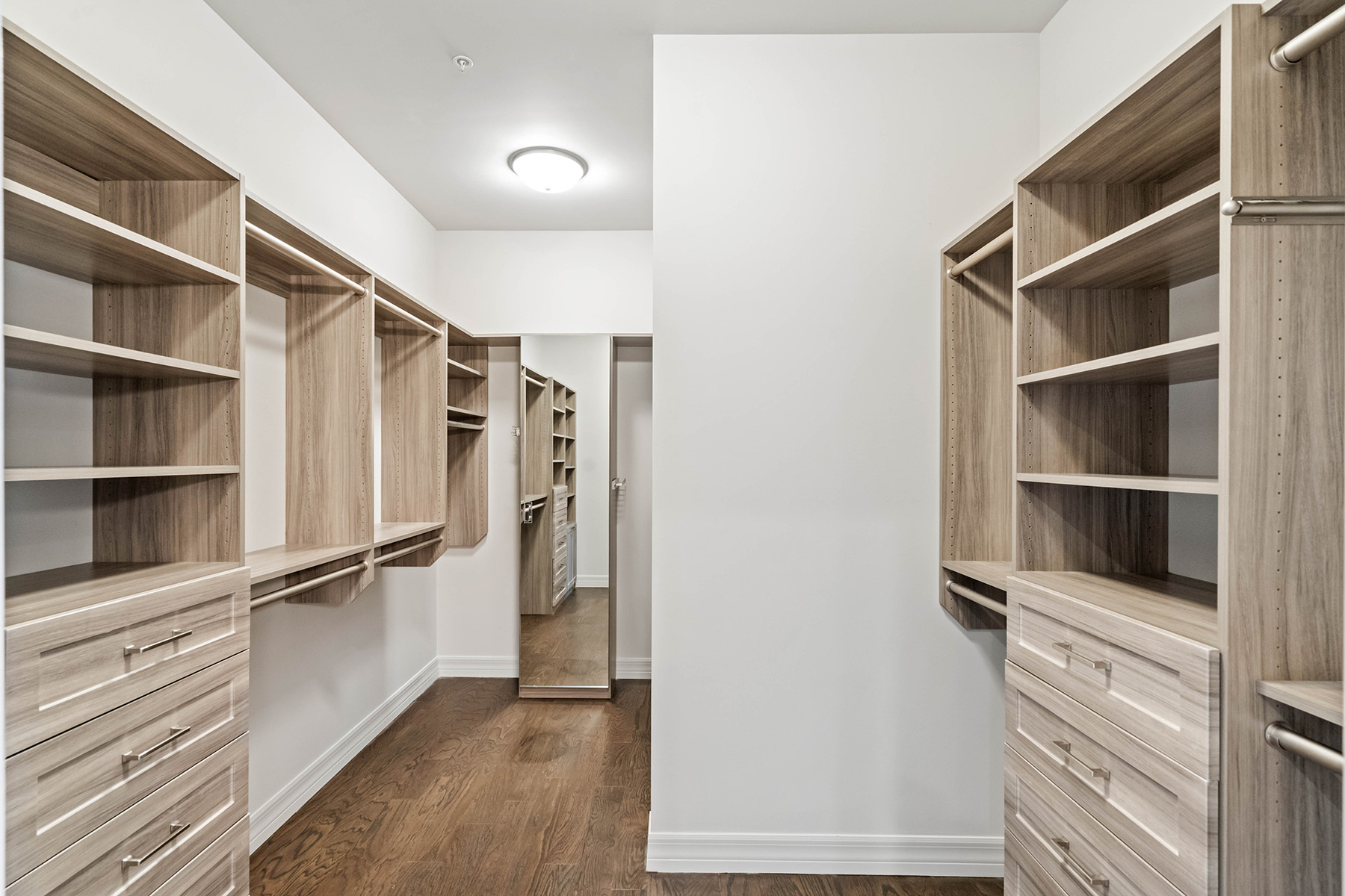 867 Peachtree Street No. 902