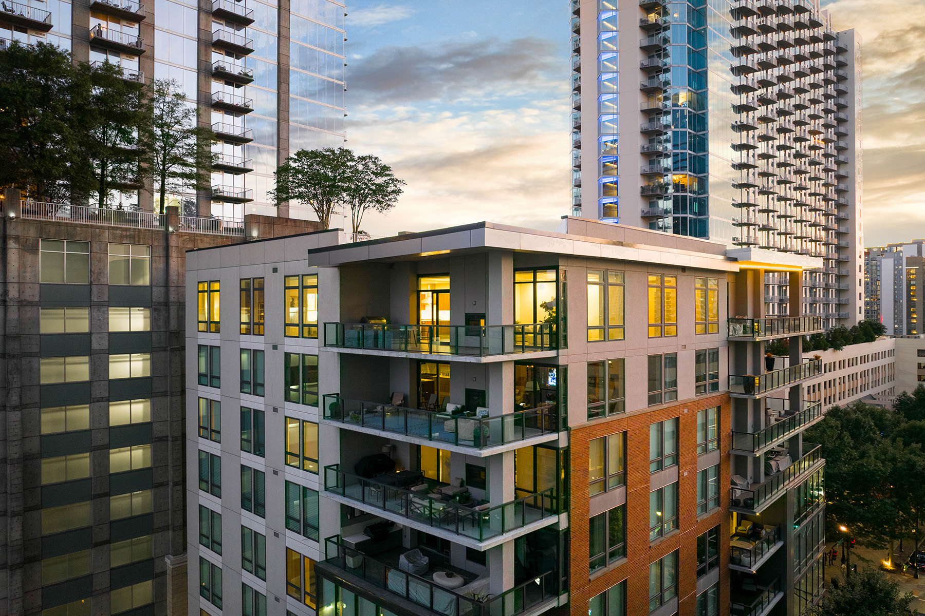 867 Peachtree Street No. 902