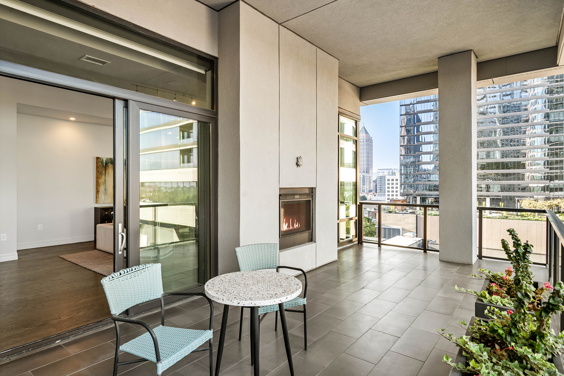 867 Peachtree Street No. 902