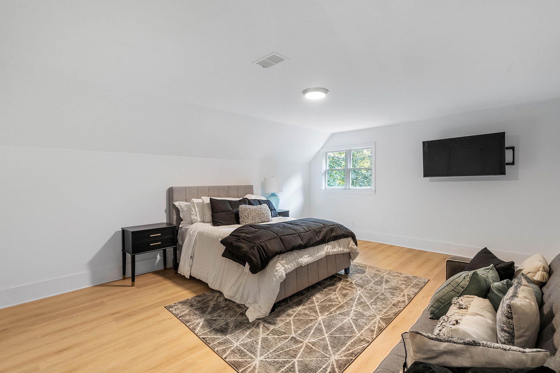 5285 North Powers Ferry Road