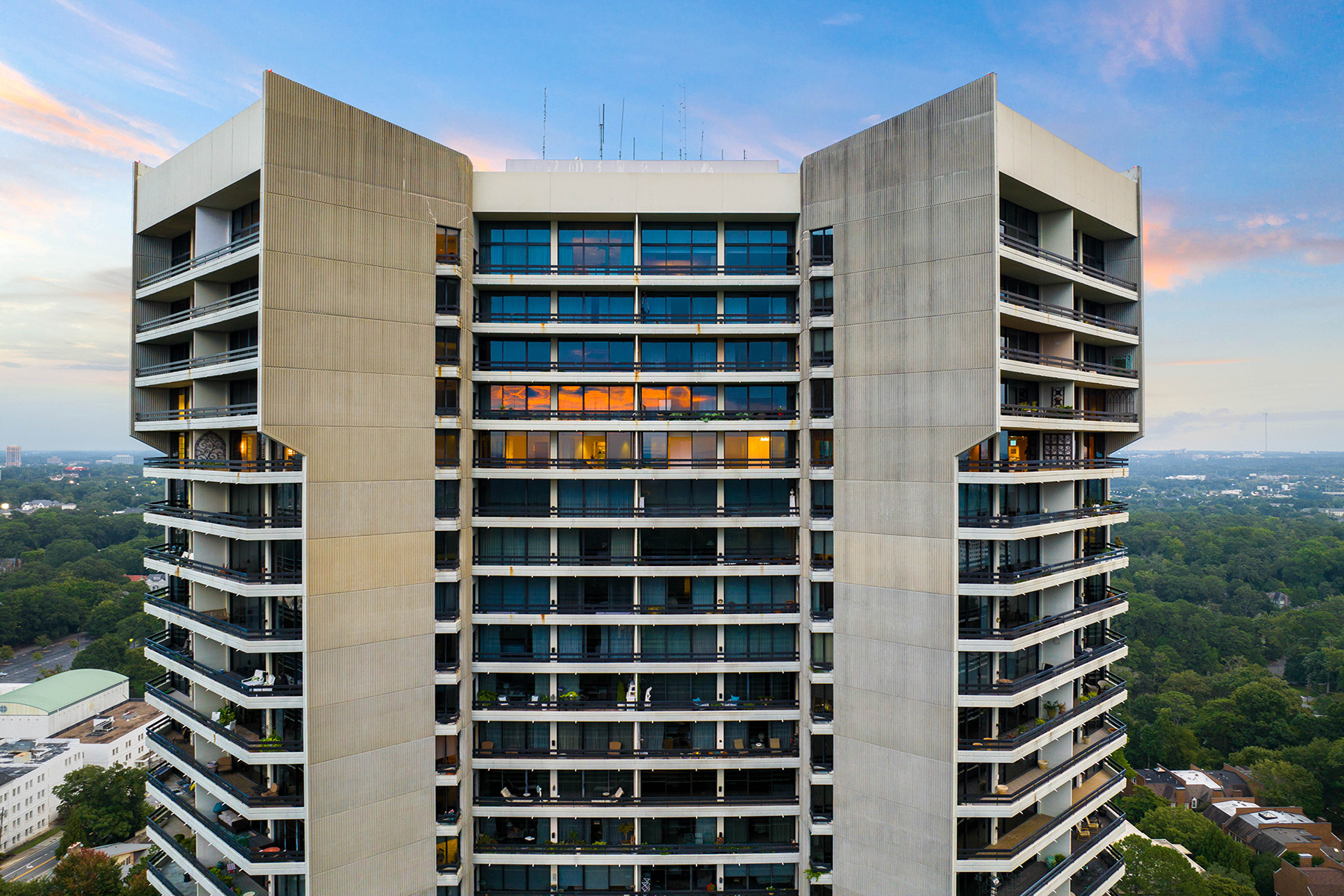 2660 Peachtree Road No. 36D