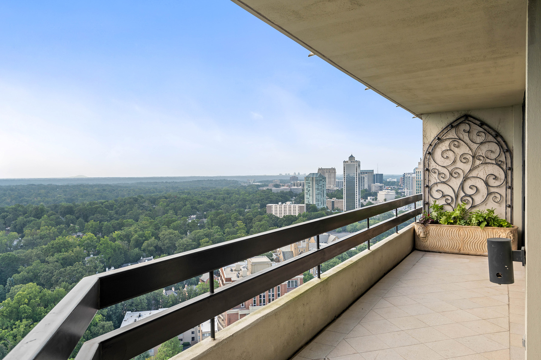 2660 Peachtree Road No. 36D