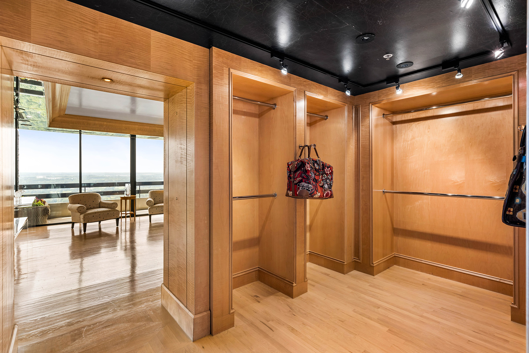 2660 Peachtree Road No. 36D