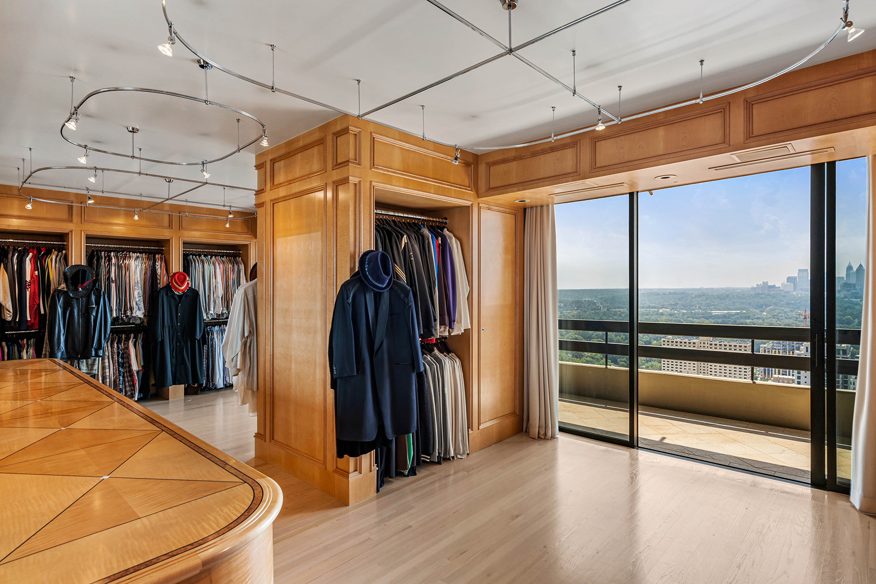 2660 Peachtree Road No. 36D