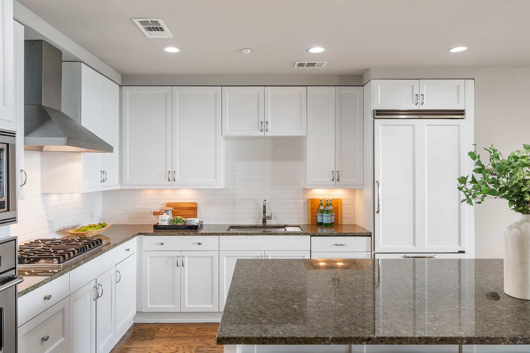 3630 Peachtree Road No. 1902