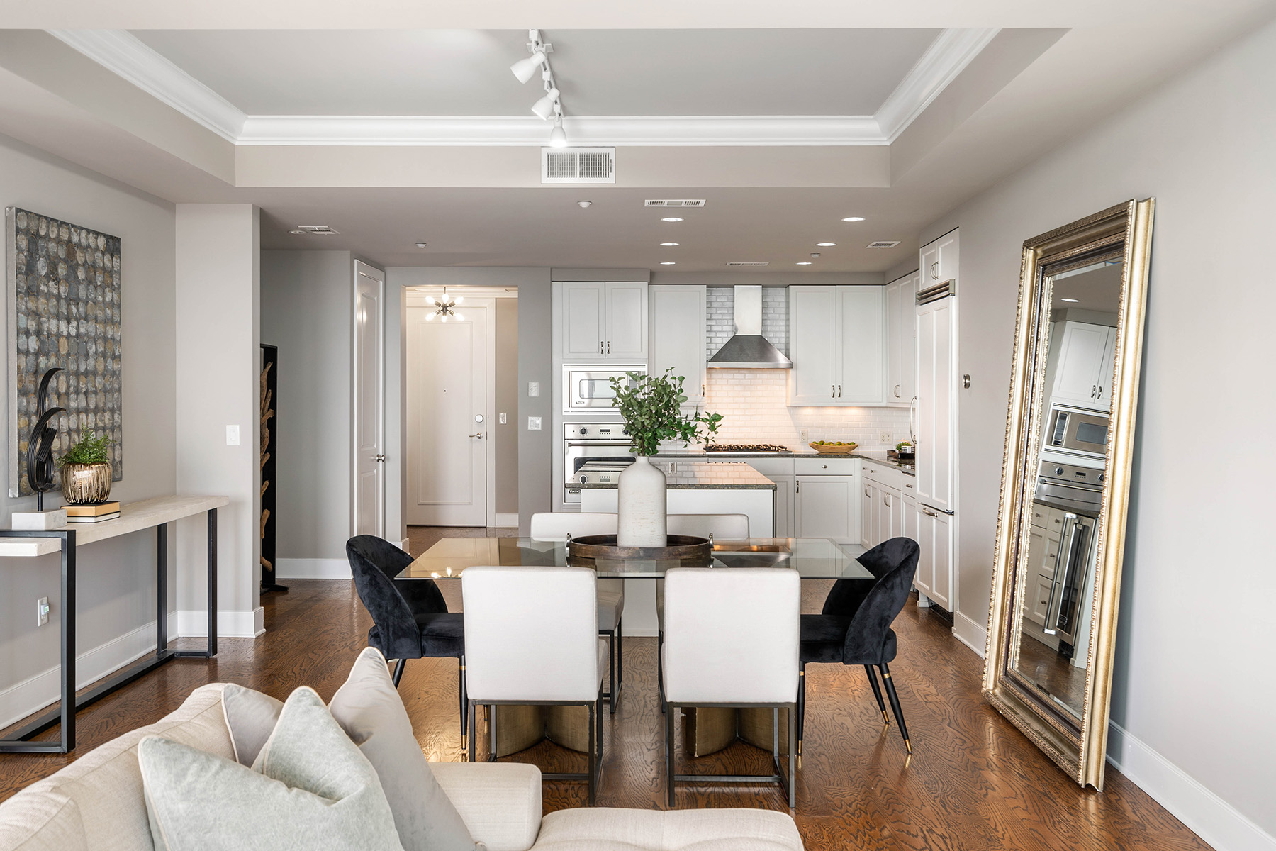 3630 Peachtree Road No. 1902