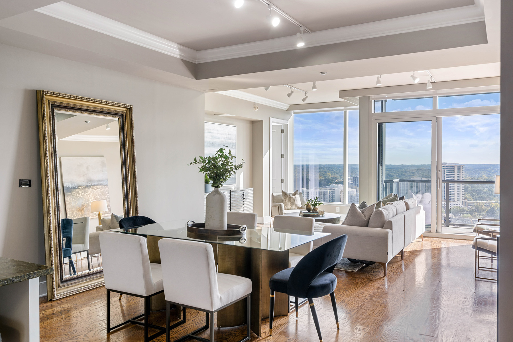 3630 Peachtree Road No. 1902