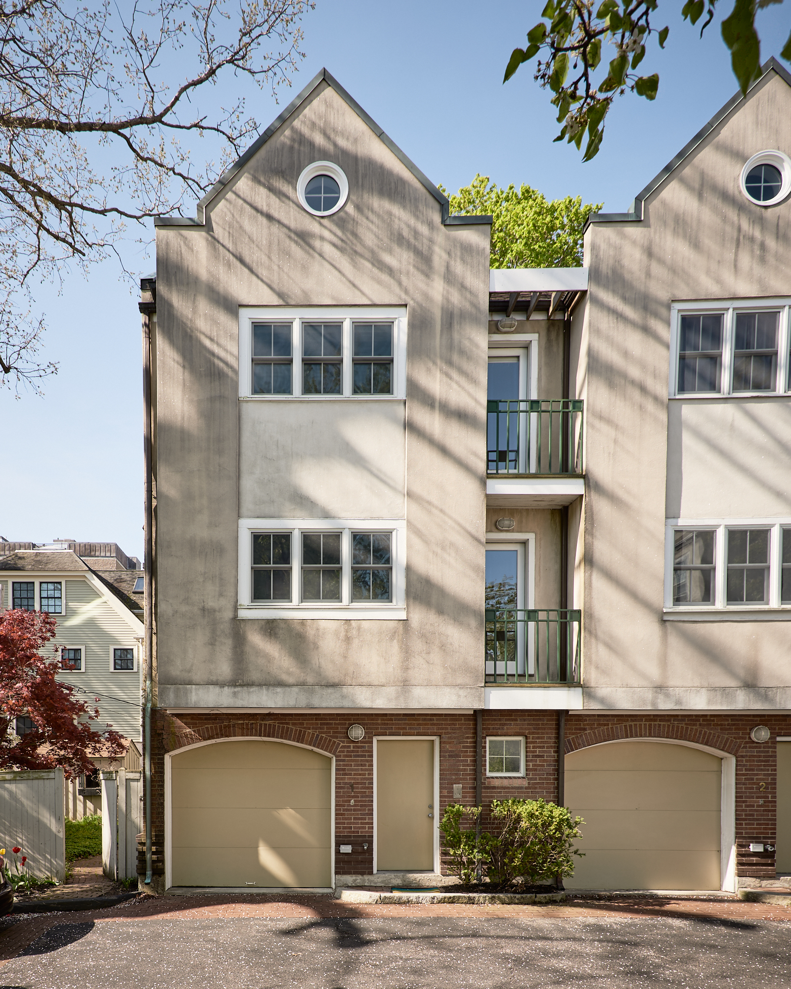 1 Broadway Ct