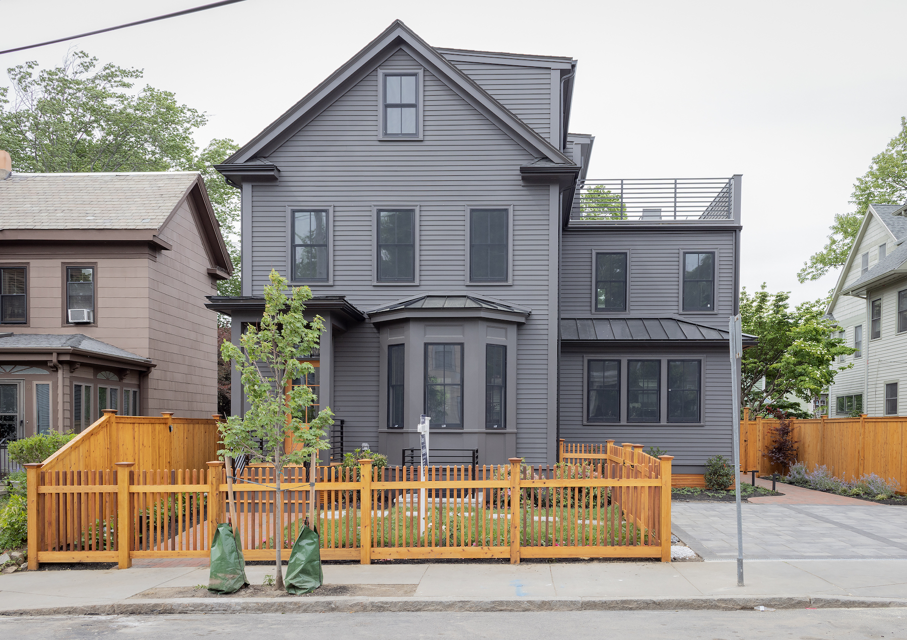 37 Hubbard Ave Front