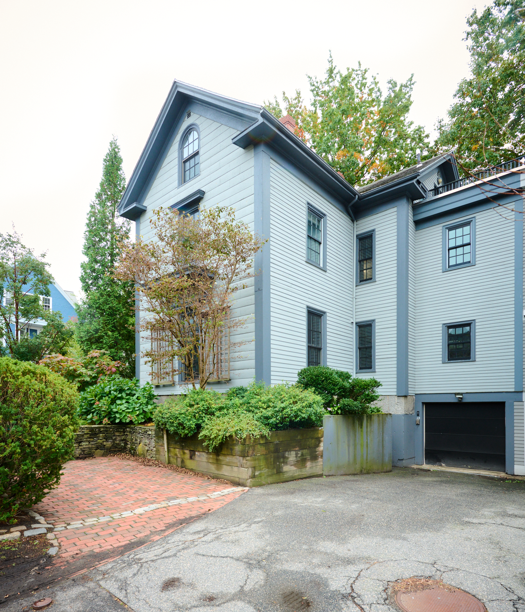 49 Dana St