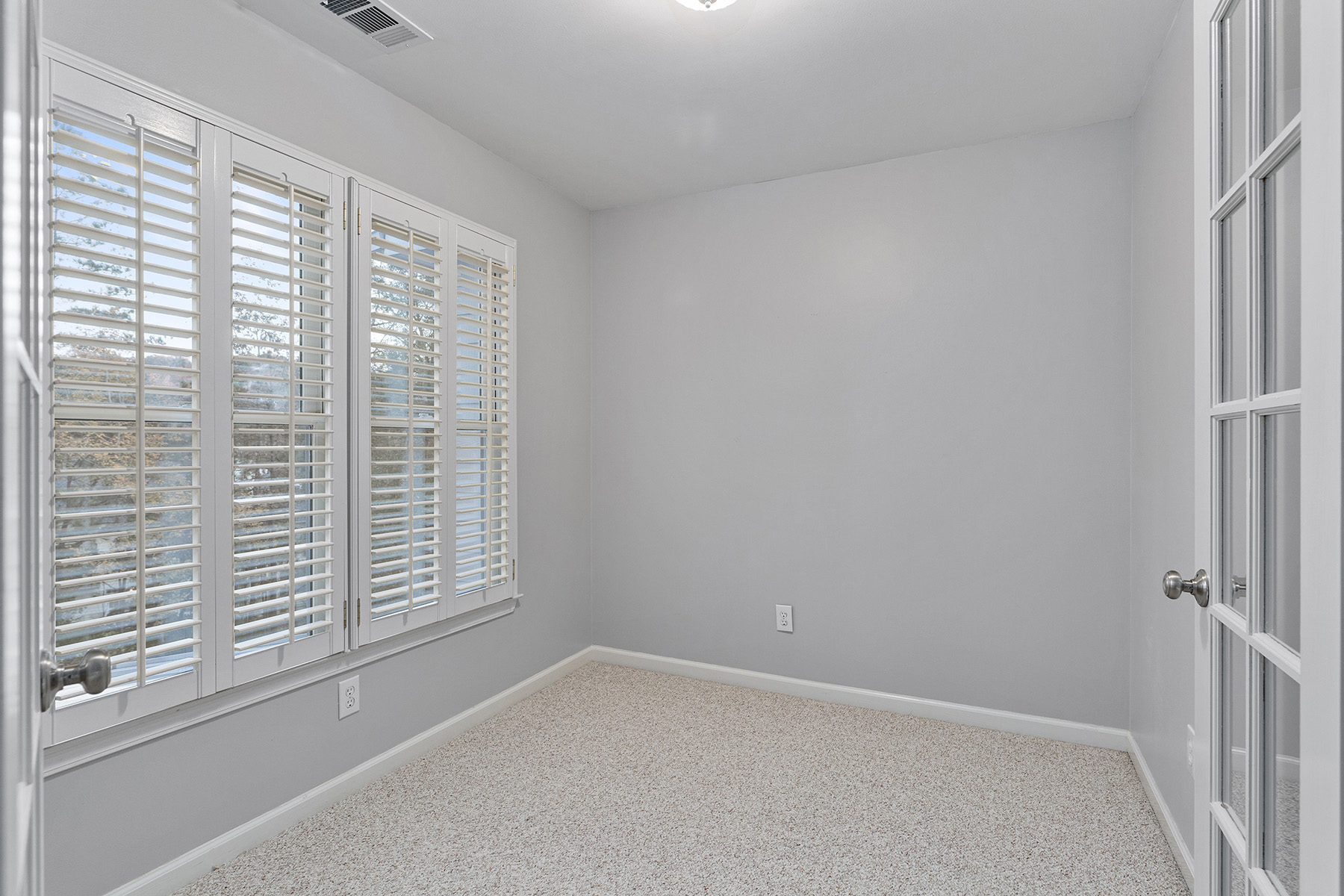 724 Vinings Estates Drive