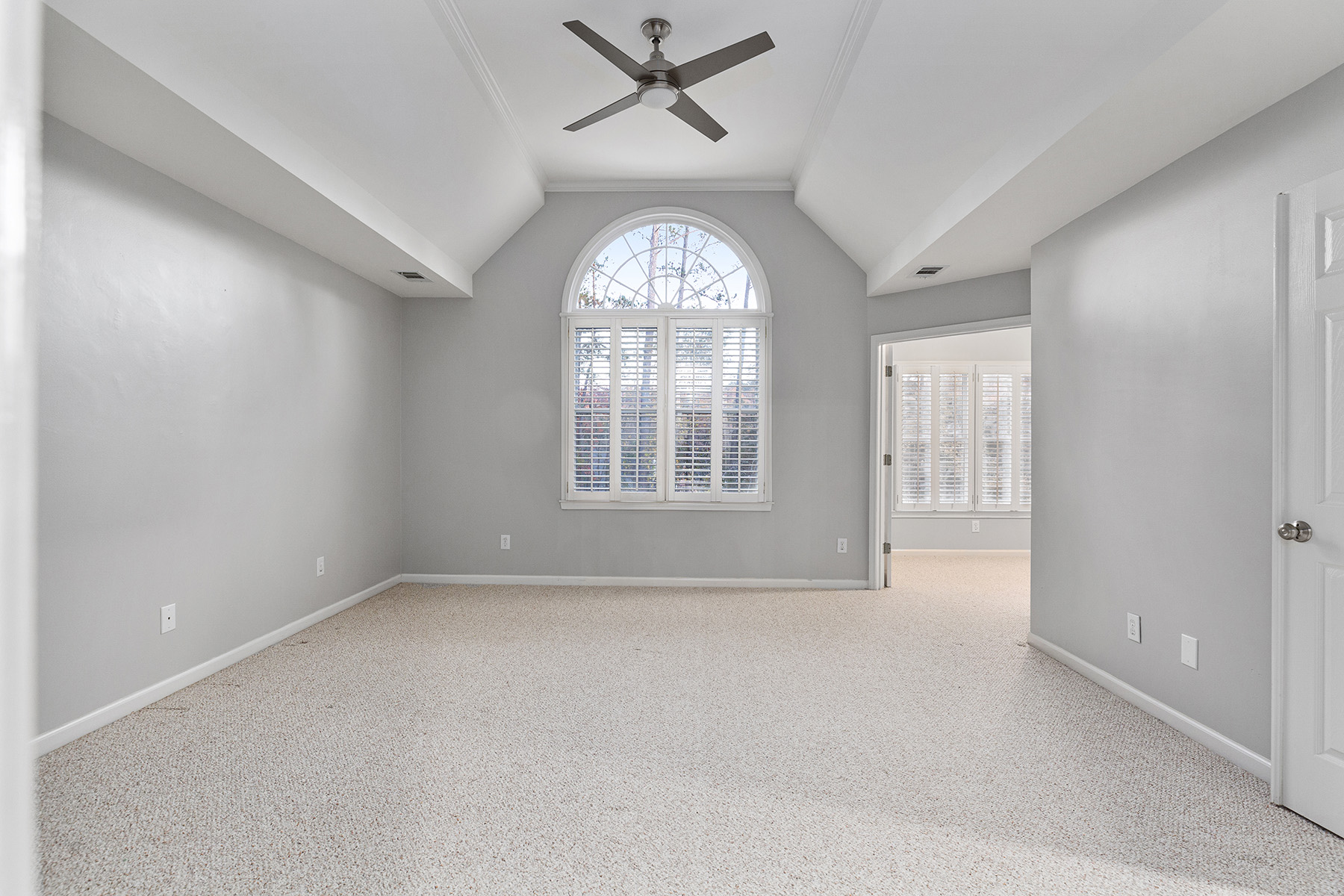 724 Vinings Estates Drive