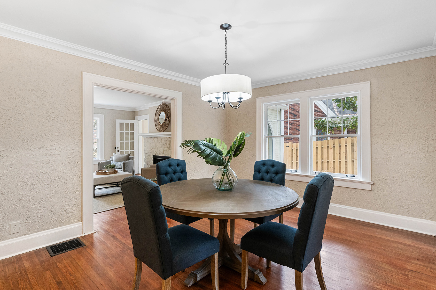 3257 W Shadowlawn Avenue