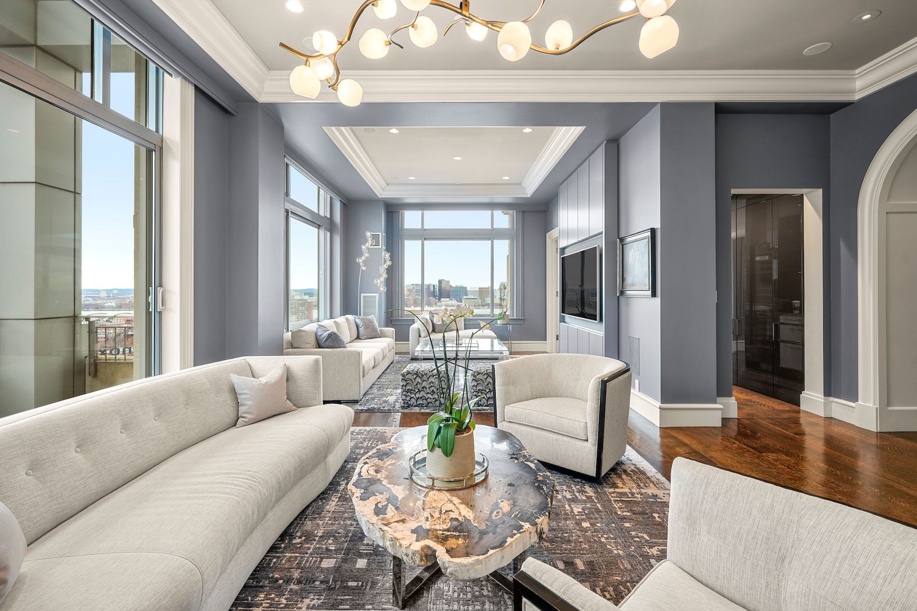 1 Huntington Ave PH1802 
