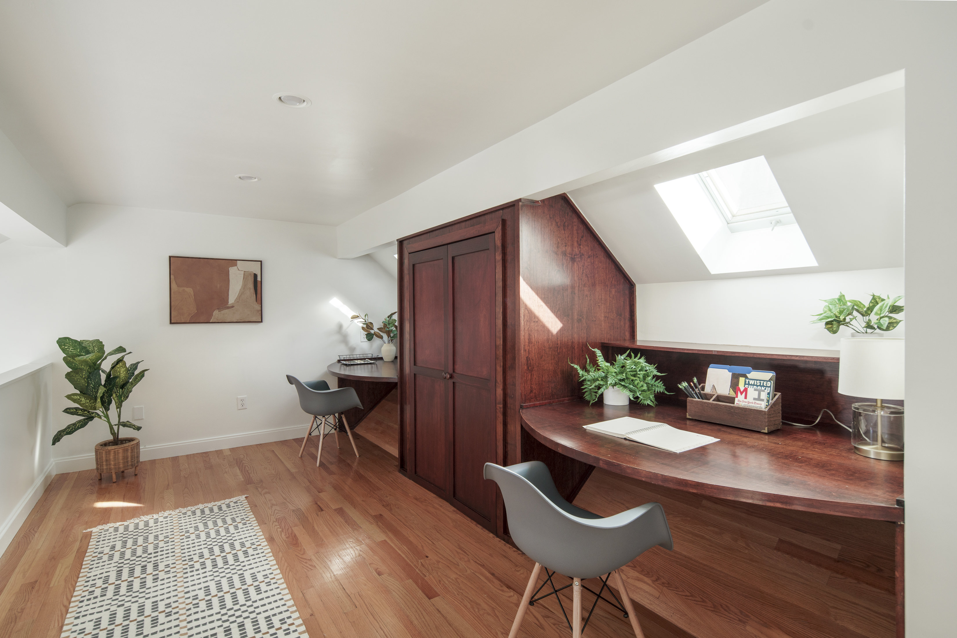 2 Broadway Ct 
