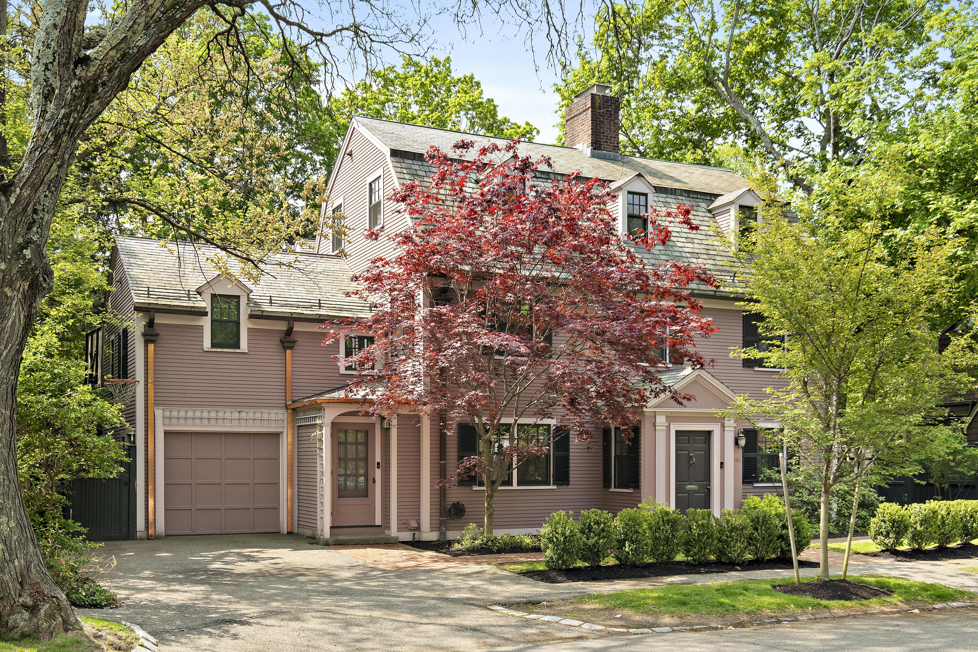 106 Coolidge Hill Rd 