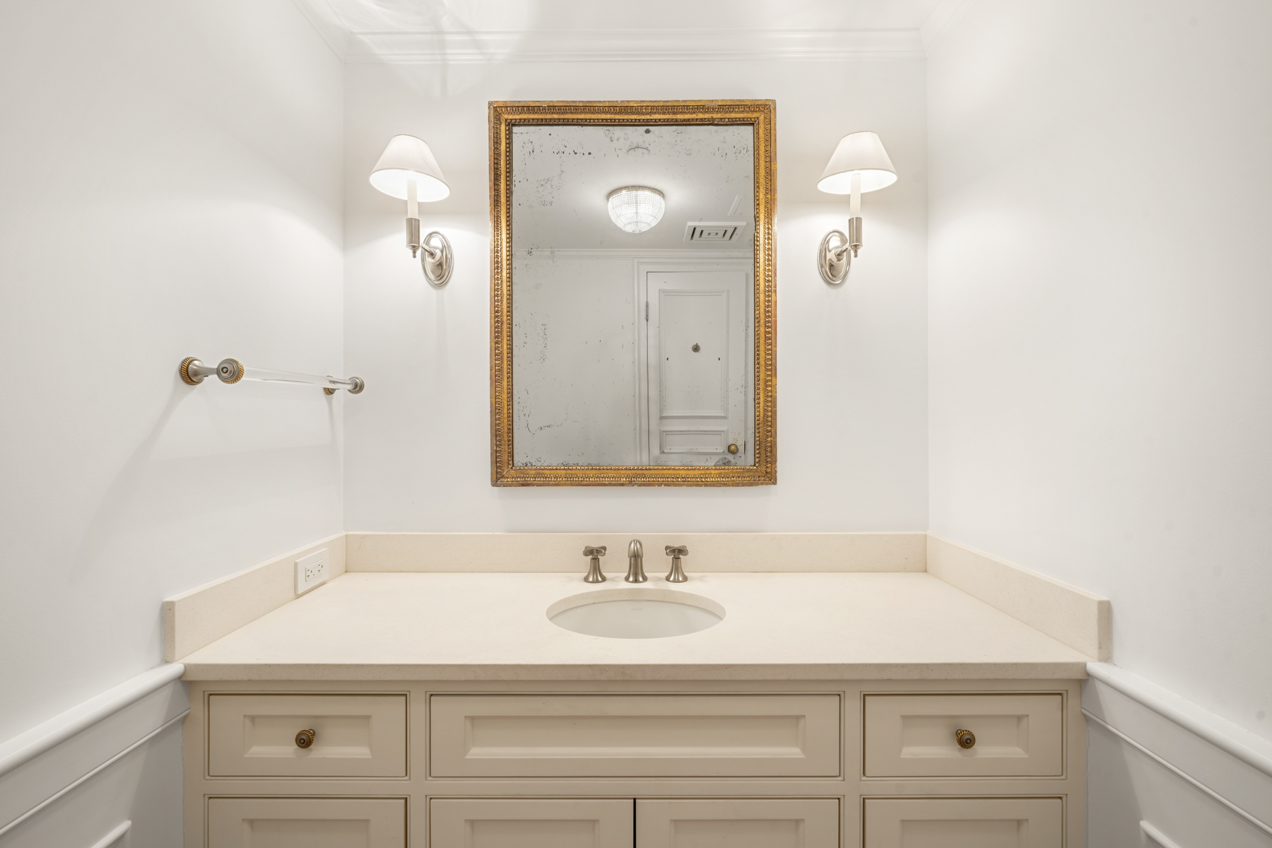 220 Boylston St 1220 